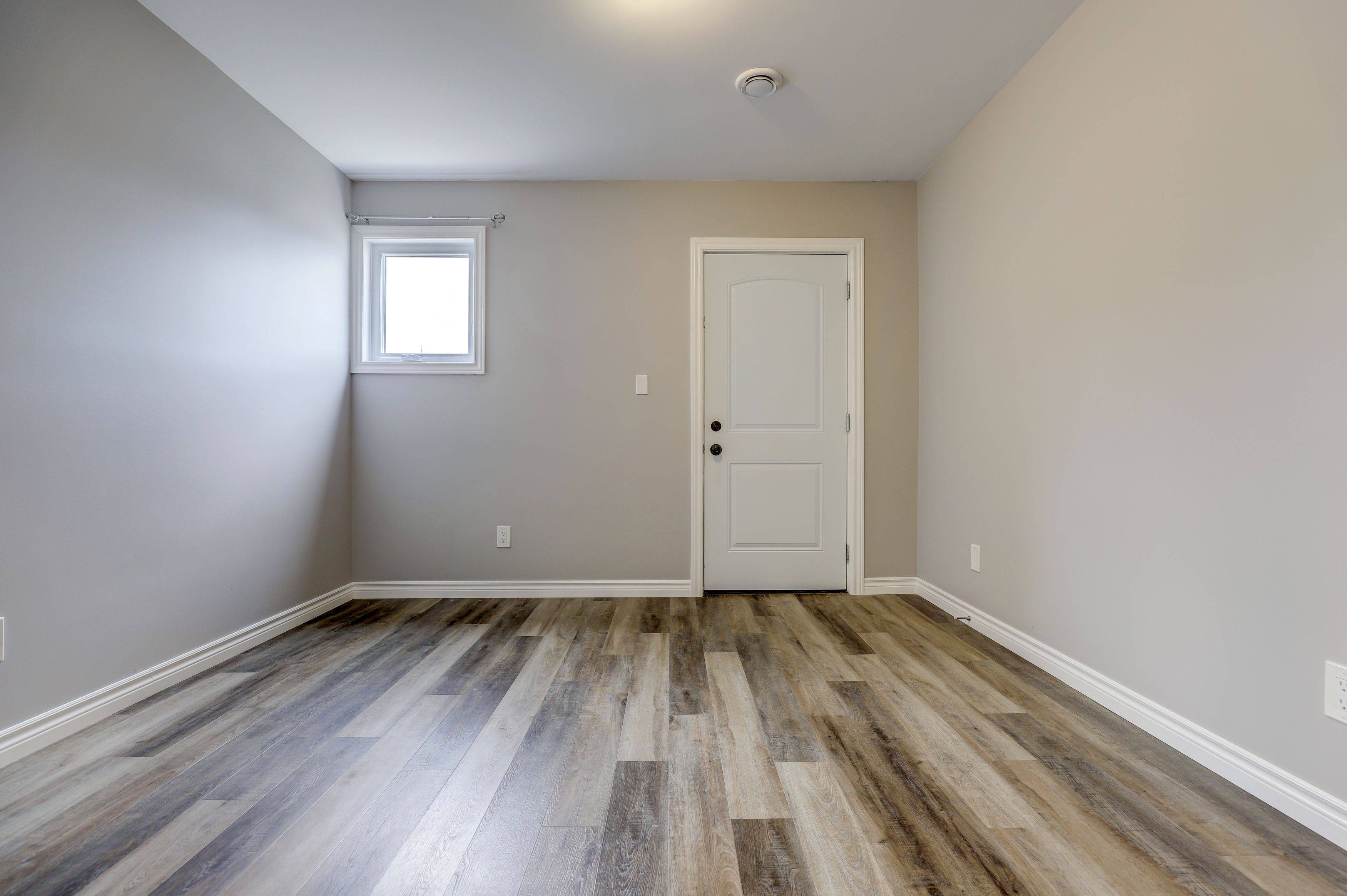 Kincardine, ON N2Z 2T6,368 Princes ST S #2