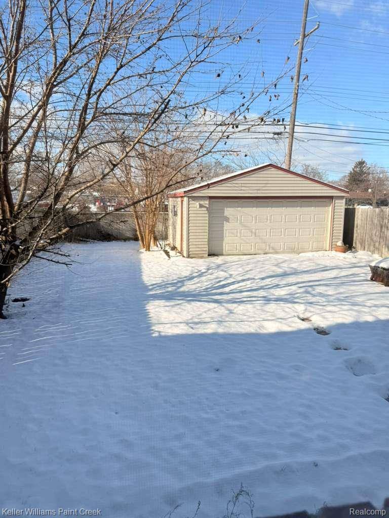 Madison Heights, MI 48071,30441 Groveland ST