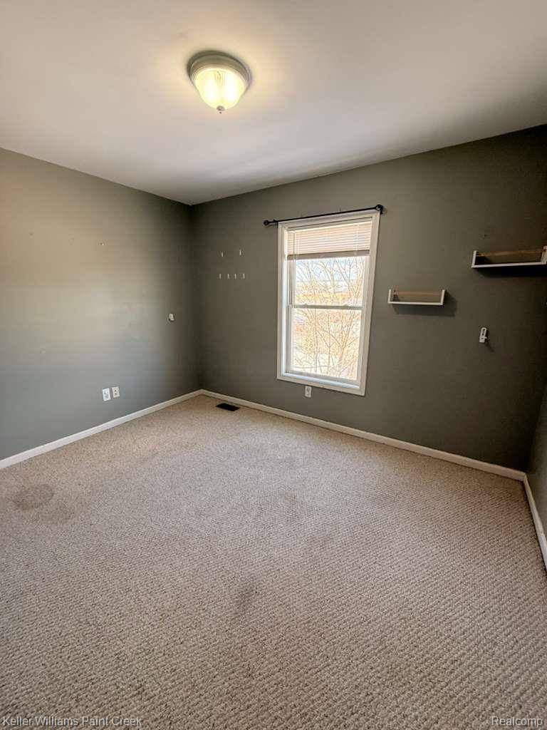 Madison Heights, MI 48071,30441 Groveland ST