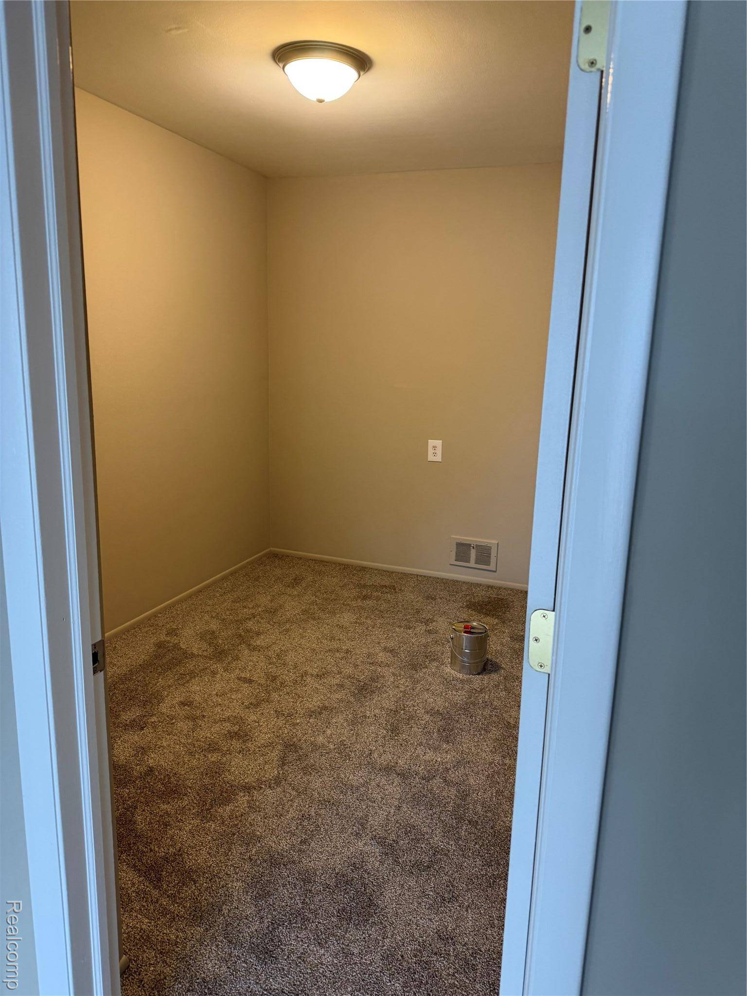 Warren, MI 48088,29257 Hayes #J6