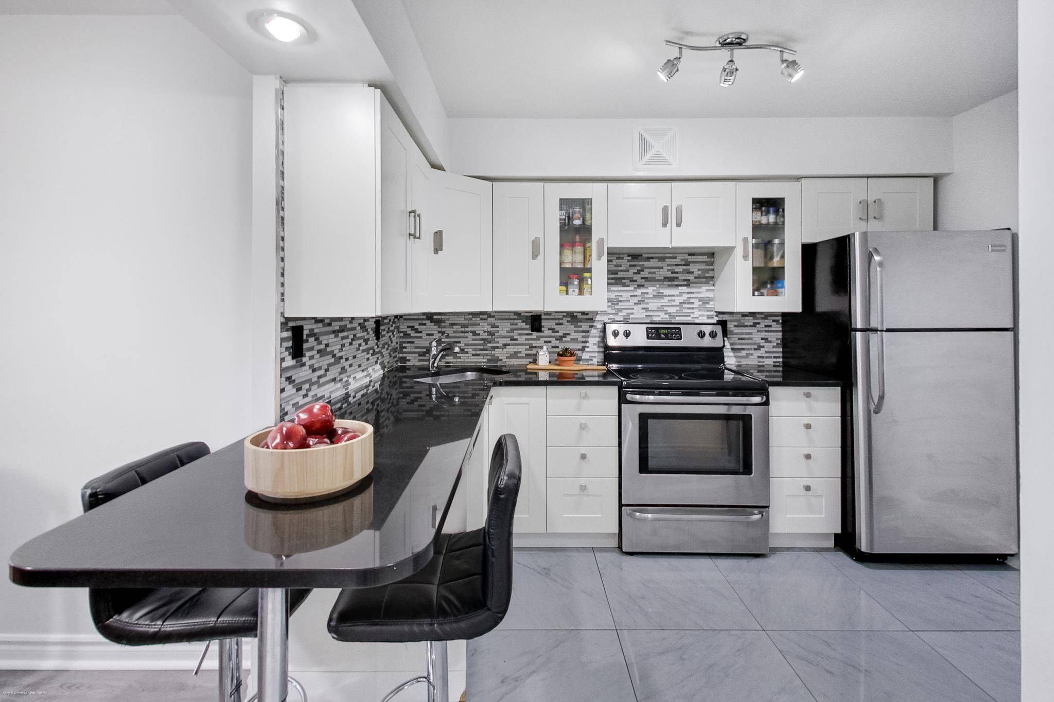 Toronto E03, ON M4B 3M8,4 Park Vista N/A #1109