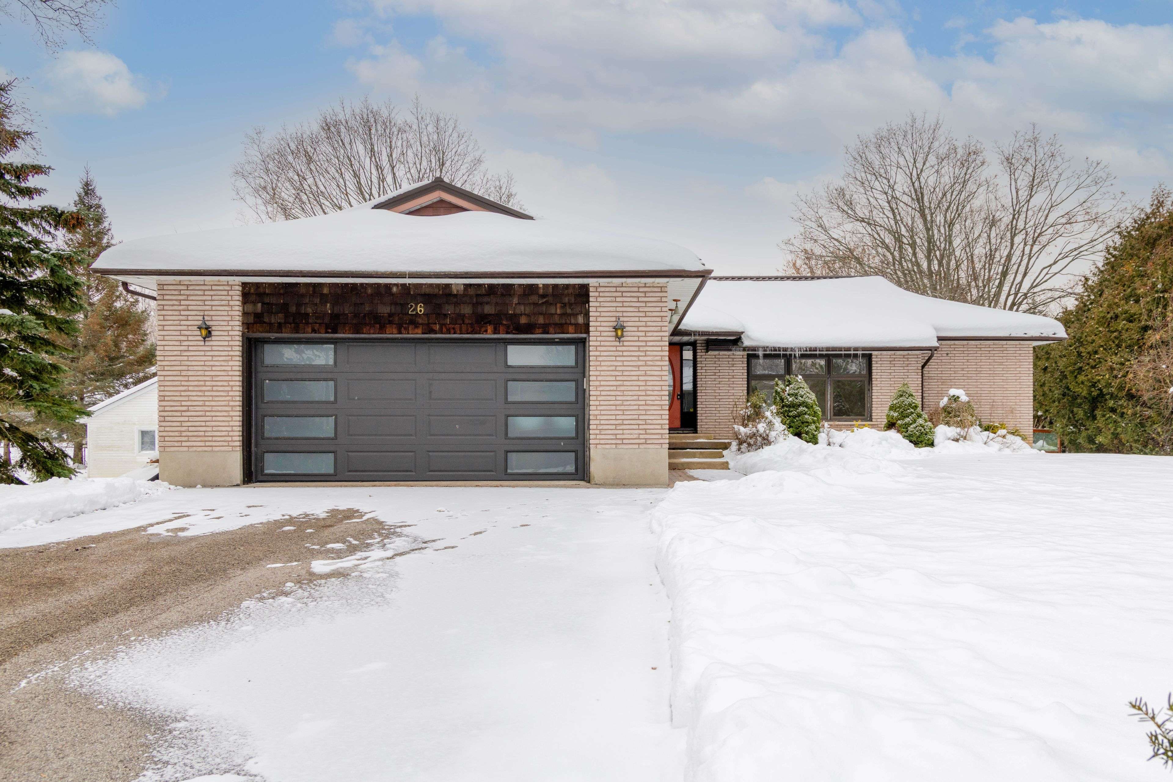 Georgina, ON L0E 1S0,26 Joel AVE