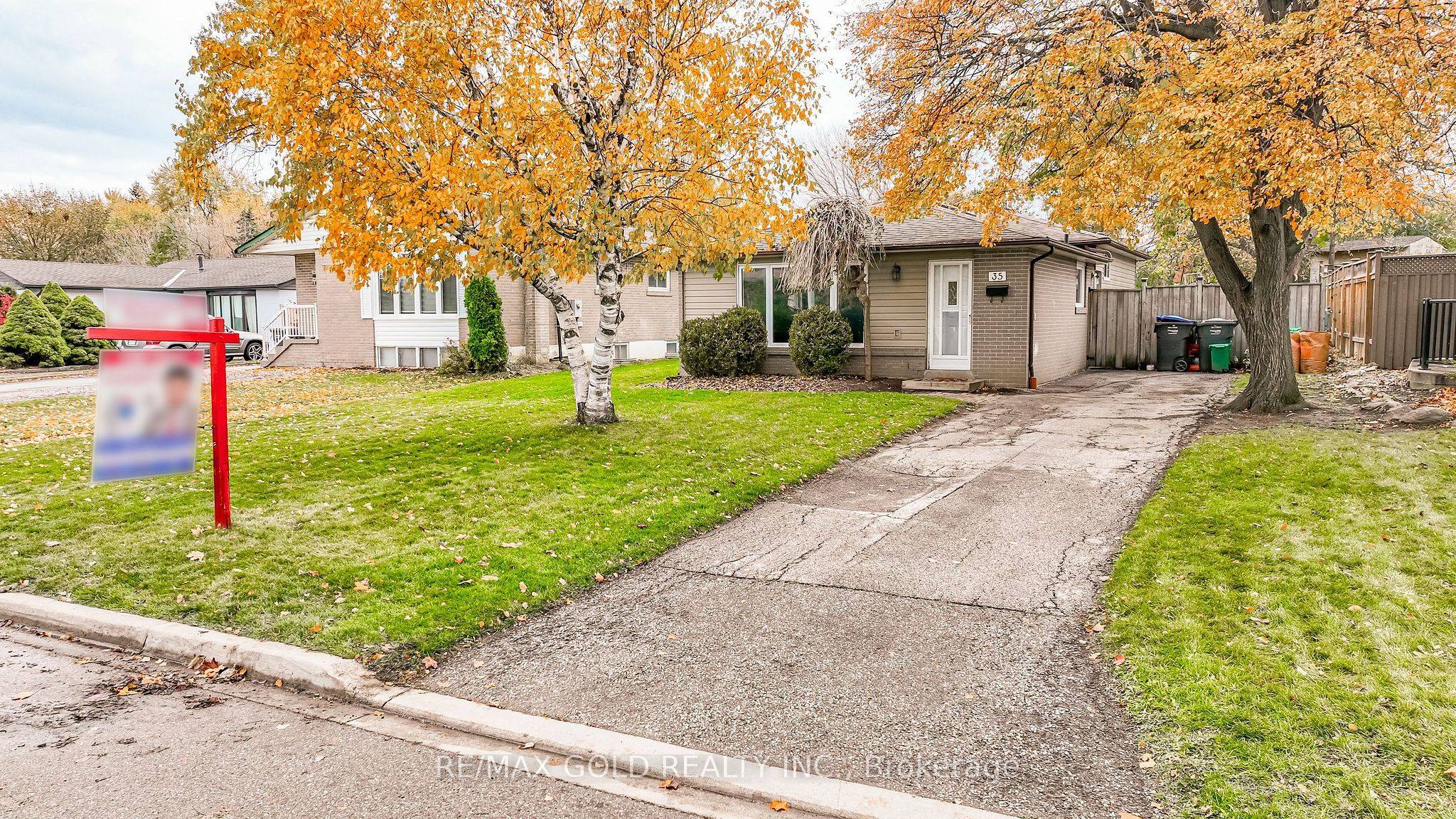 Brampton, ON L6T 3J9,35 Duke RD