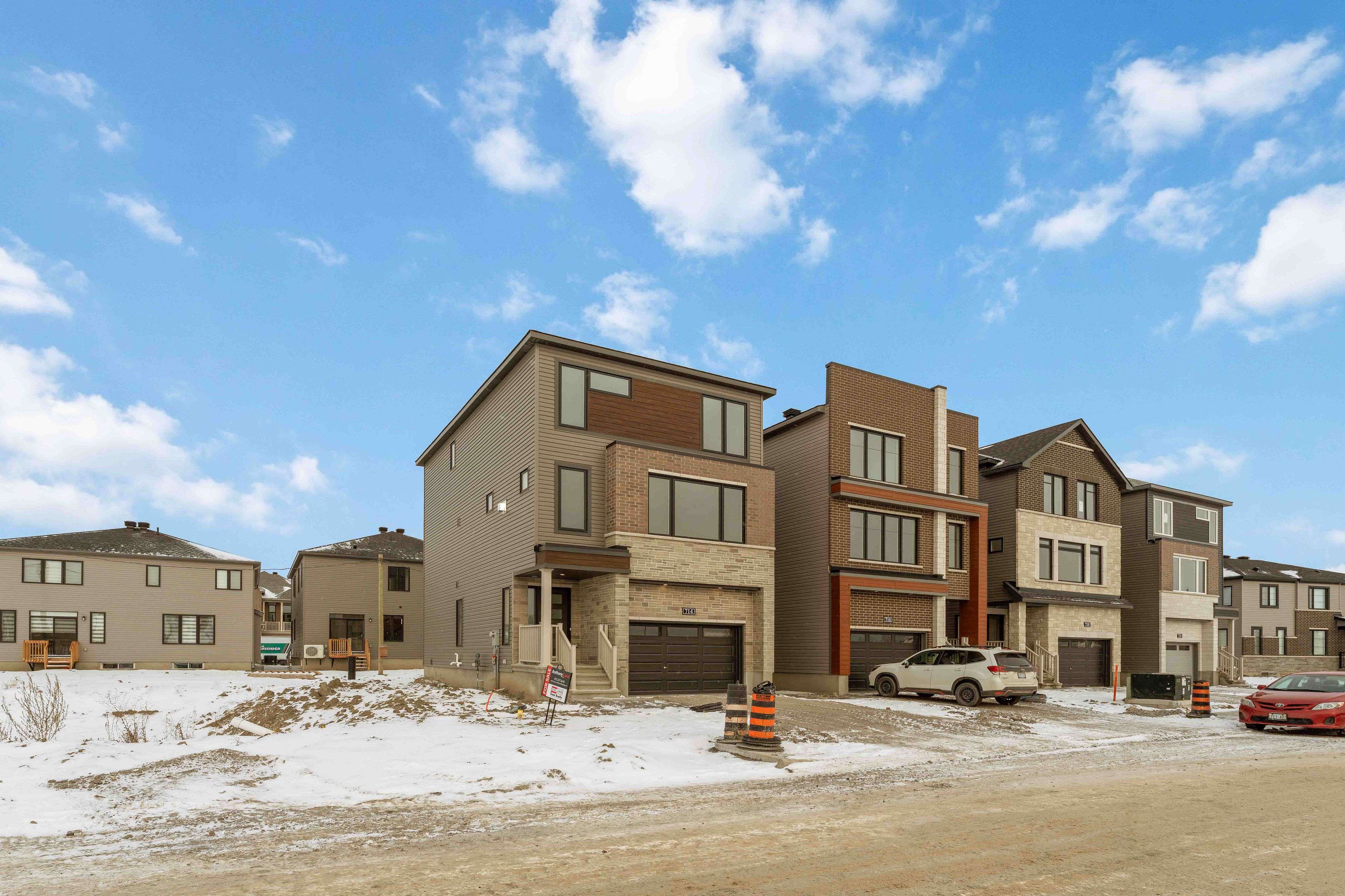 Kanata, ON K2W 0M5,714 Jennie Trout TER