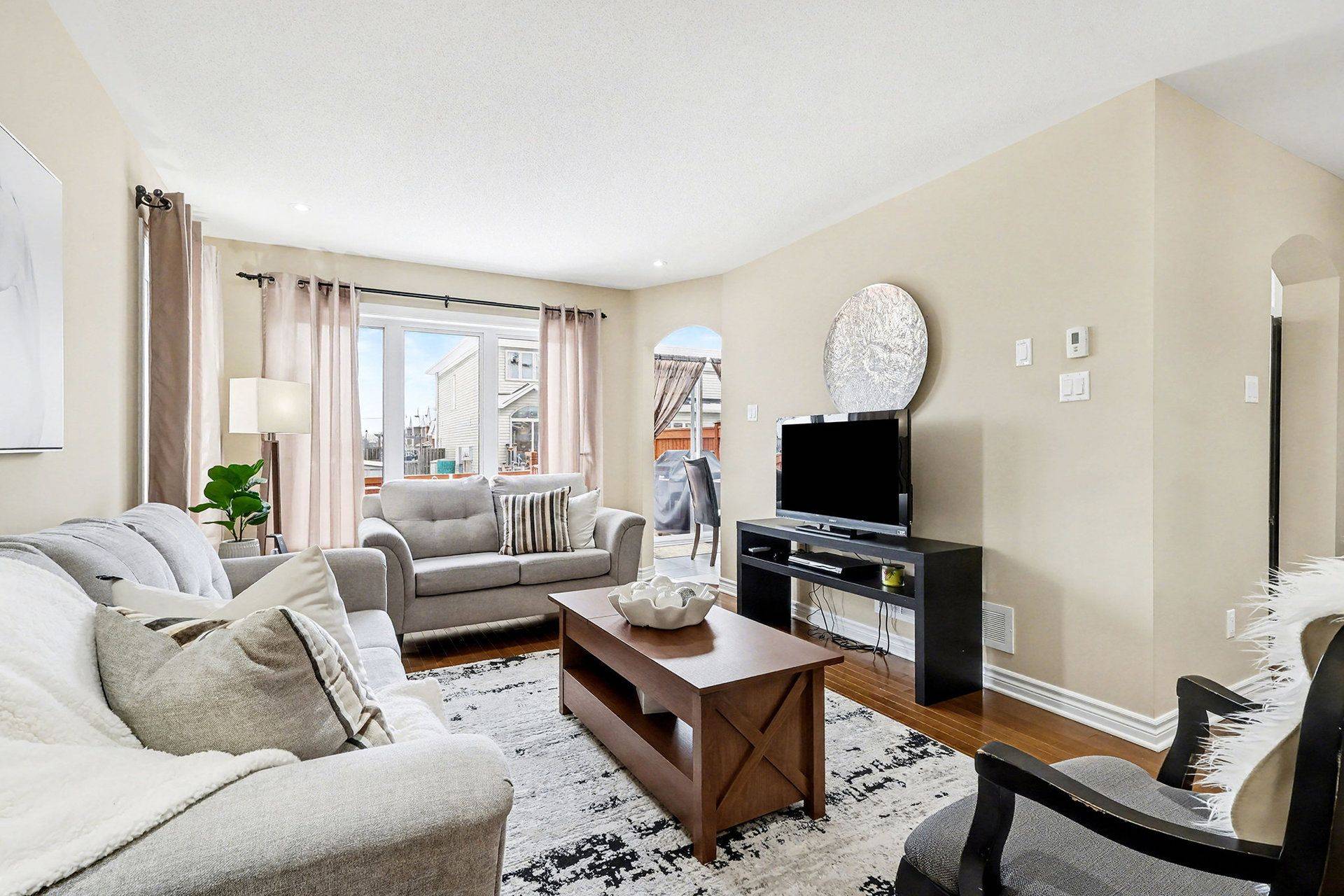 Orleans - Cumberland And Area, ON K4A 0S1,876 Ashenvale WAY