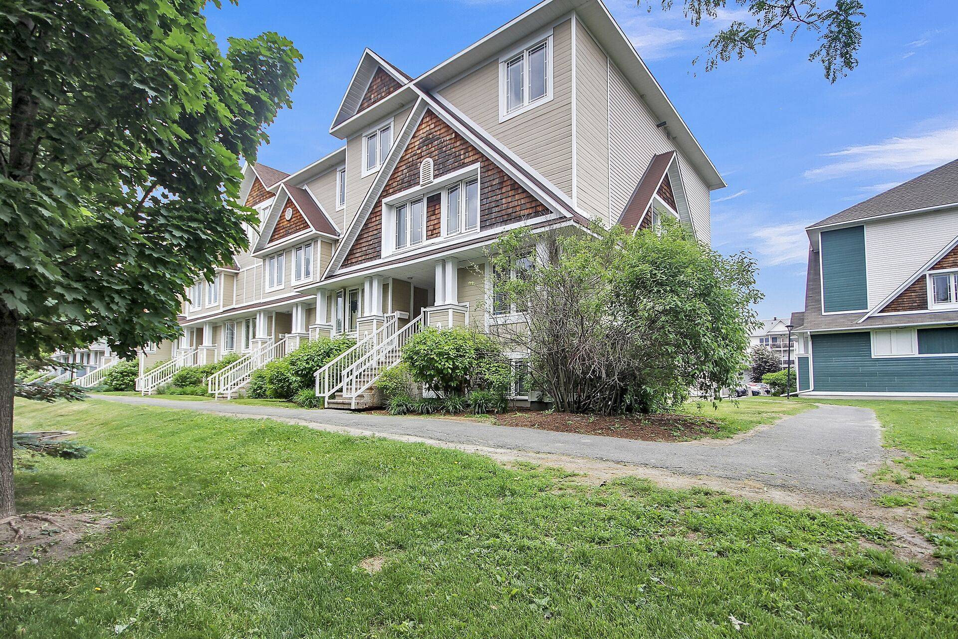 Kanata, ON K2M 3A8,414 Hillsboro Private N #16