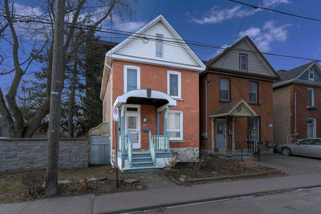 Kingston, ON K7K 1G4,38 Ordnance ST