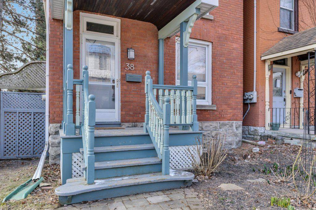 Kingston, ON K7K 1G4,38 Ordnance ST