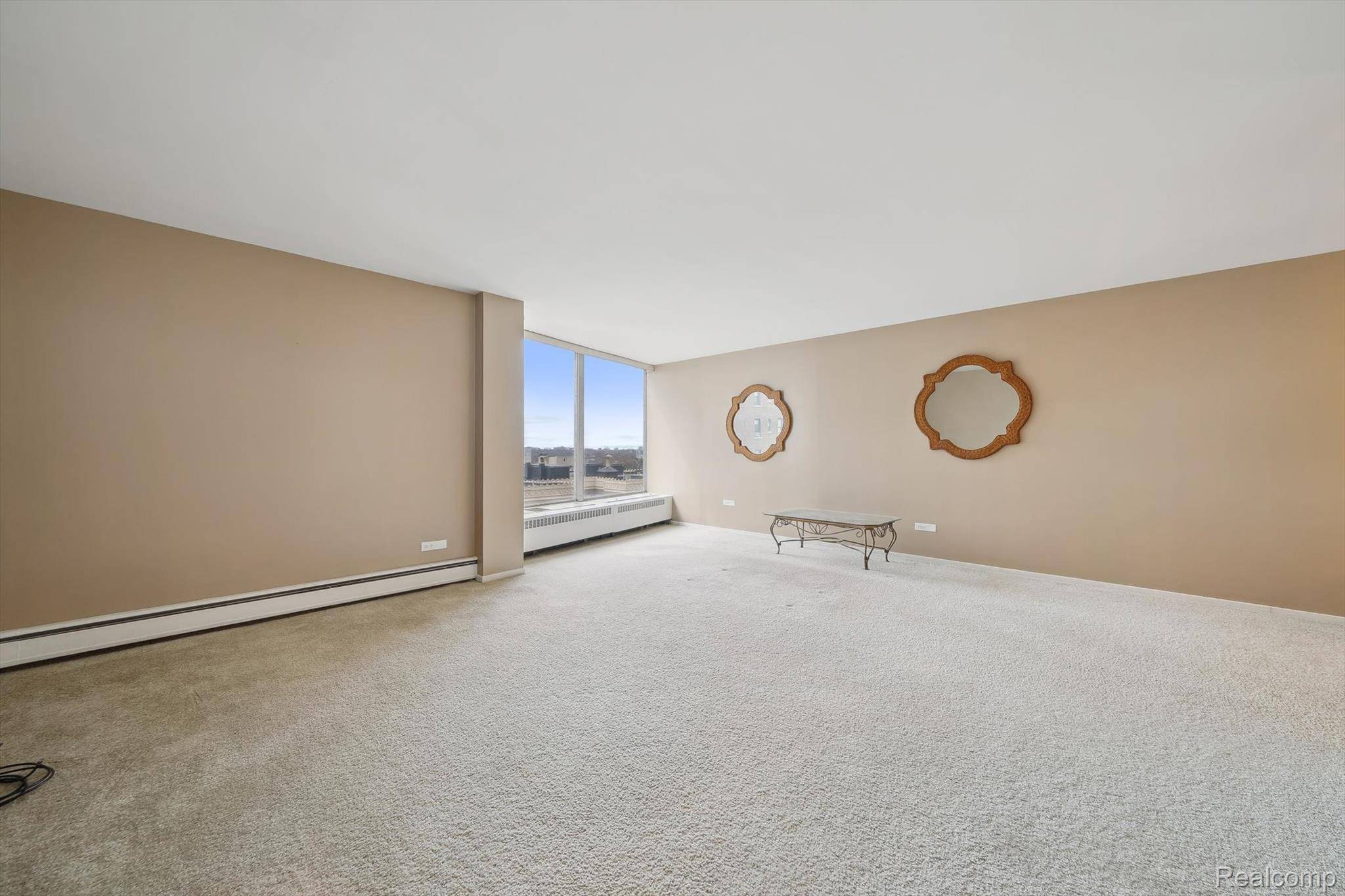 Detroit, MI 48214,8200 E Jefferson ##1202