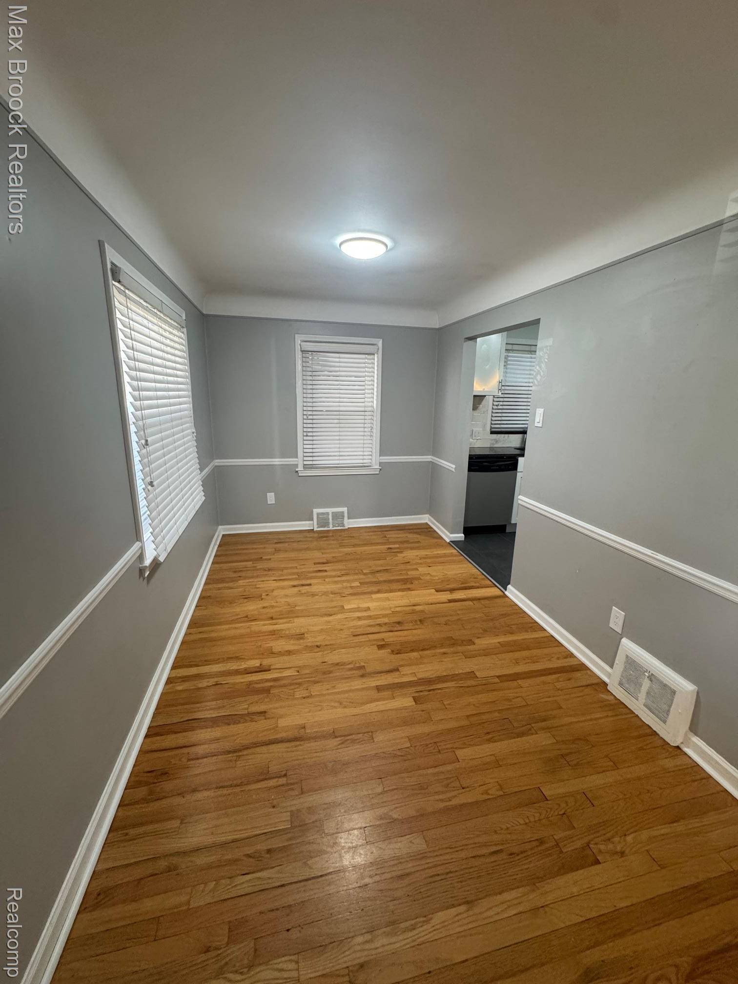 Royal Oak, MI 48067,313 S Dorchester AVE