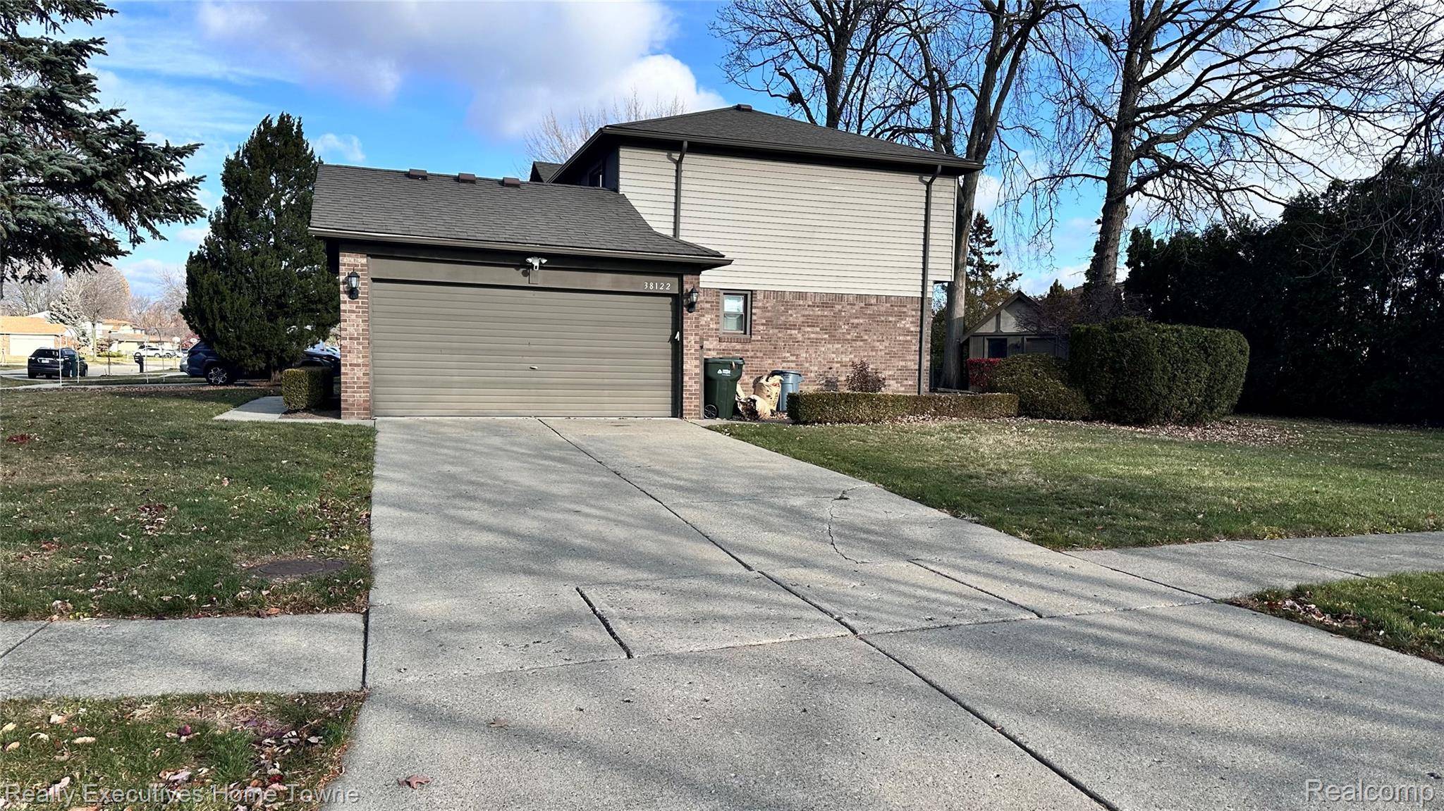 Sterling Heights, MI 48310,38122 Lincolndale DR