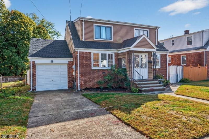 Elmwood Park Boro, NJ 07407,220 Hillman Dr