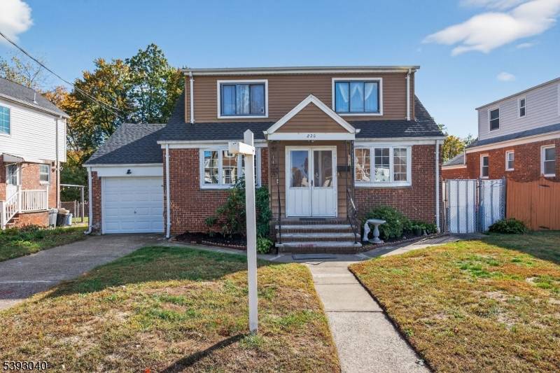 Elmwood Park Boro, NJ 07407,220 Hillman Dr