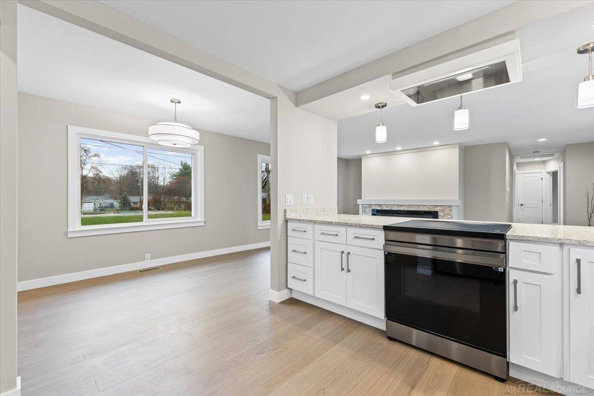 Waterford, MI 48329,3460 Clayton AVE