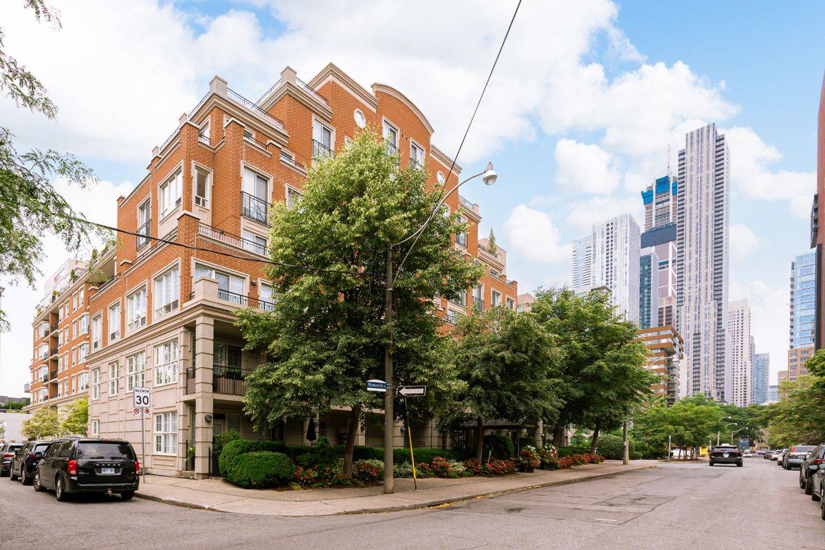 Toronto C02, ON M5R 3V3,77 McMurrich ST #302