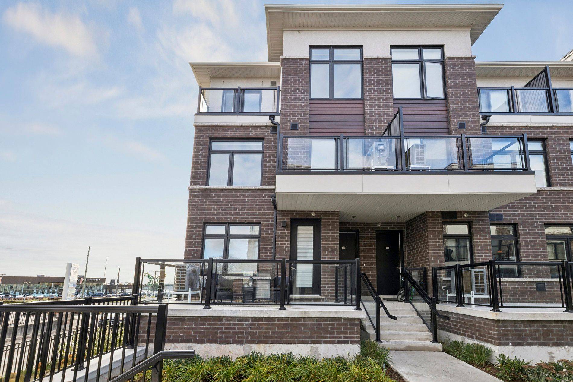 Pickering, ON L1V 0H1,755 Omega DR #214