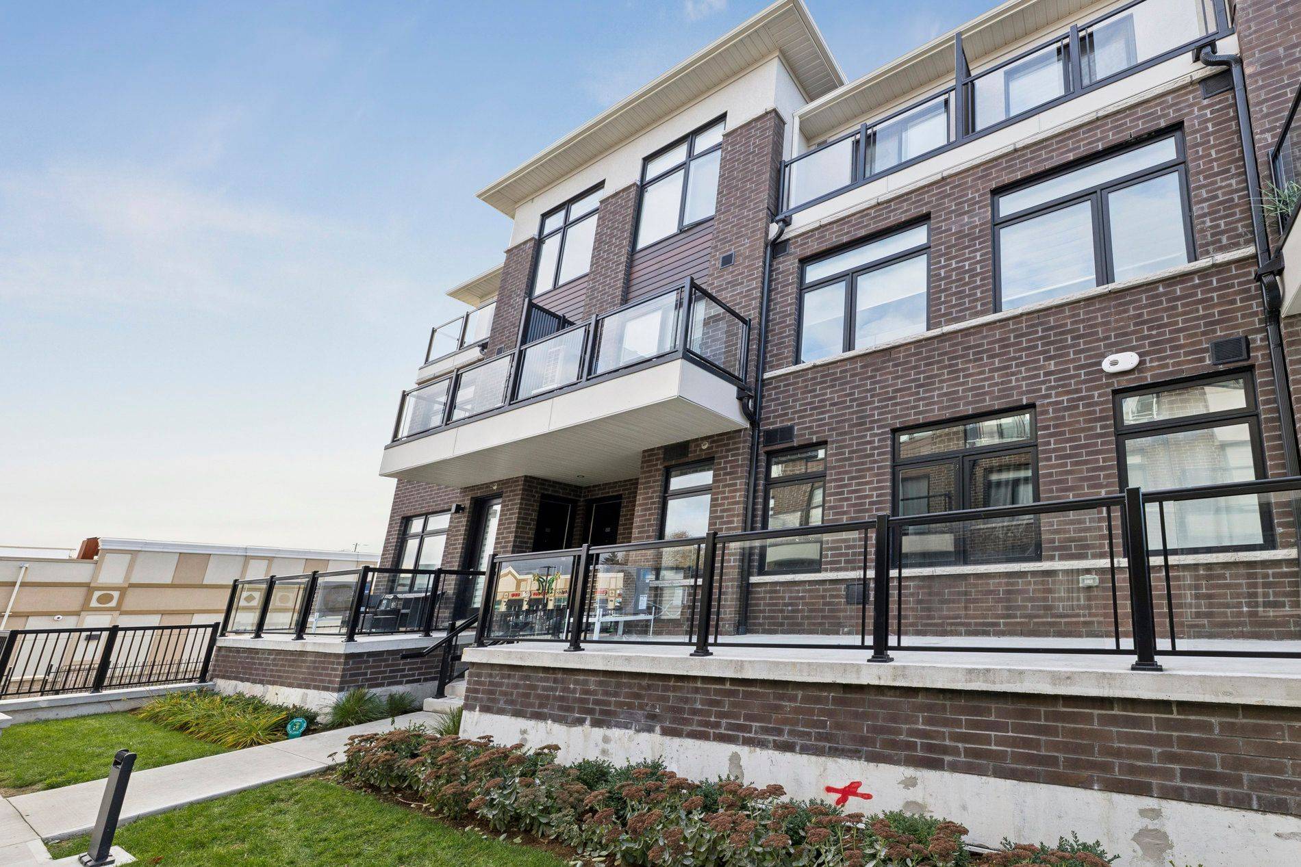 Pickering, ON L1V 0H1,755 Omega DR #214