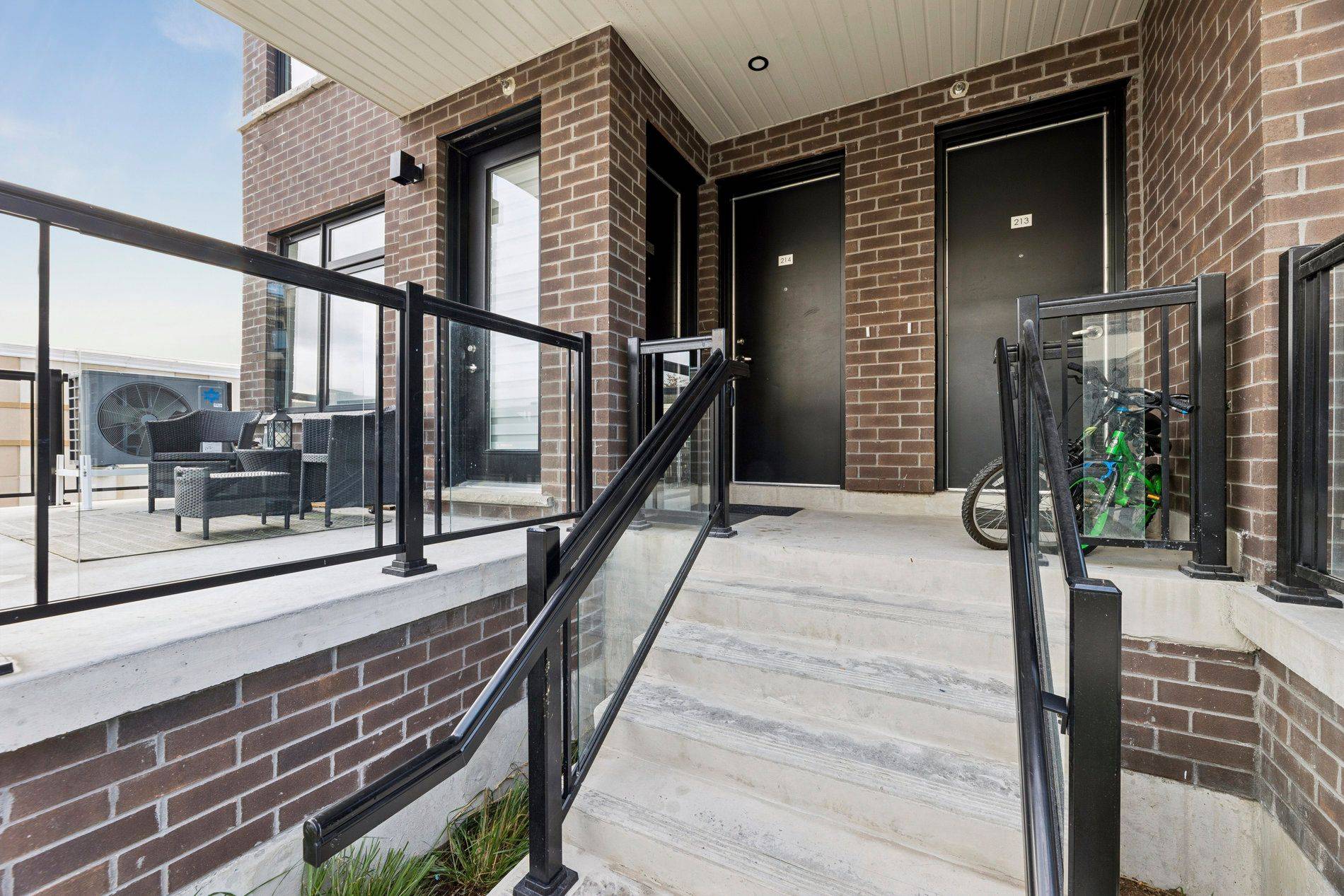 Pickering, ON L1V 0H1,755 Omega DR #214