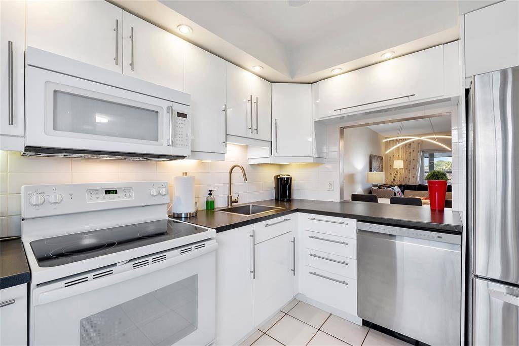 Margate, FL 33063,601 NW 76th Ter #208