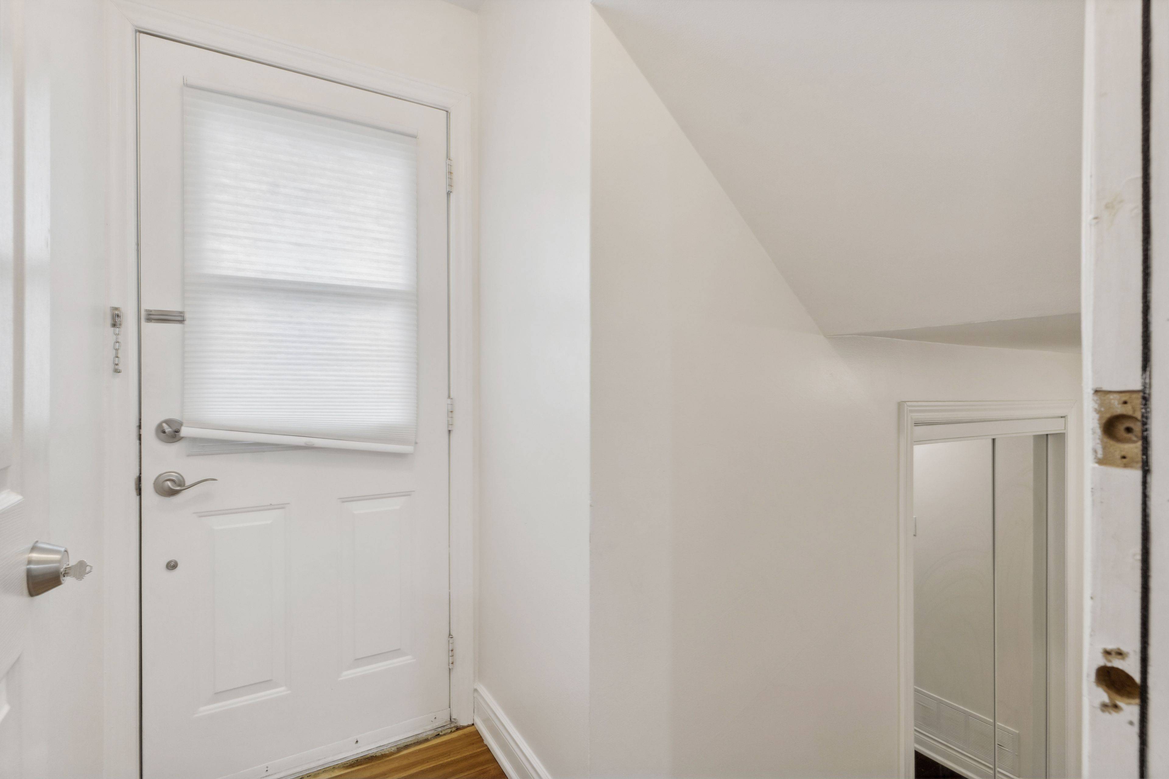 Mississauga, ON L5C 2G3,3675 Glencolin CT #Lower