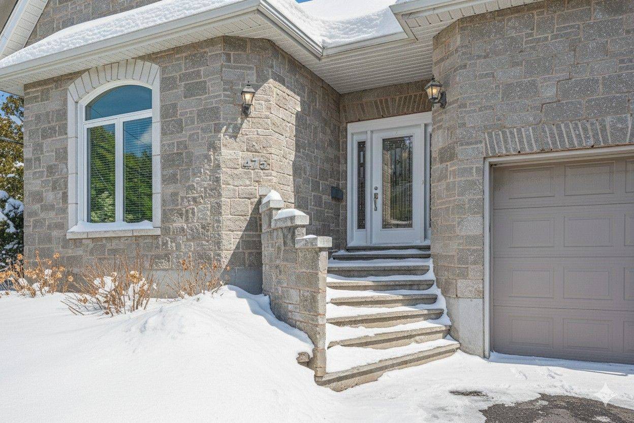 Carleton Place, ON K7C 4V8,475 MOFFATT ST