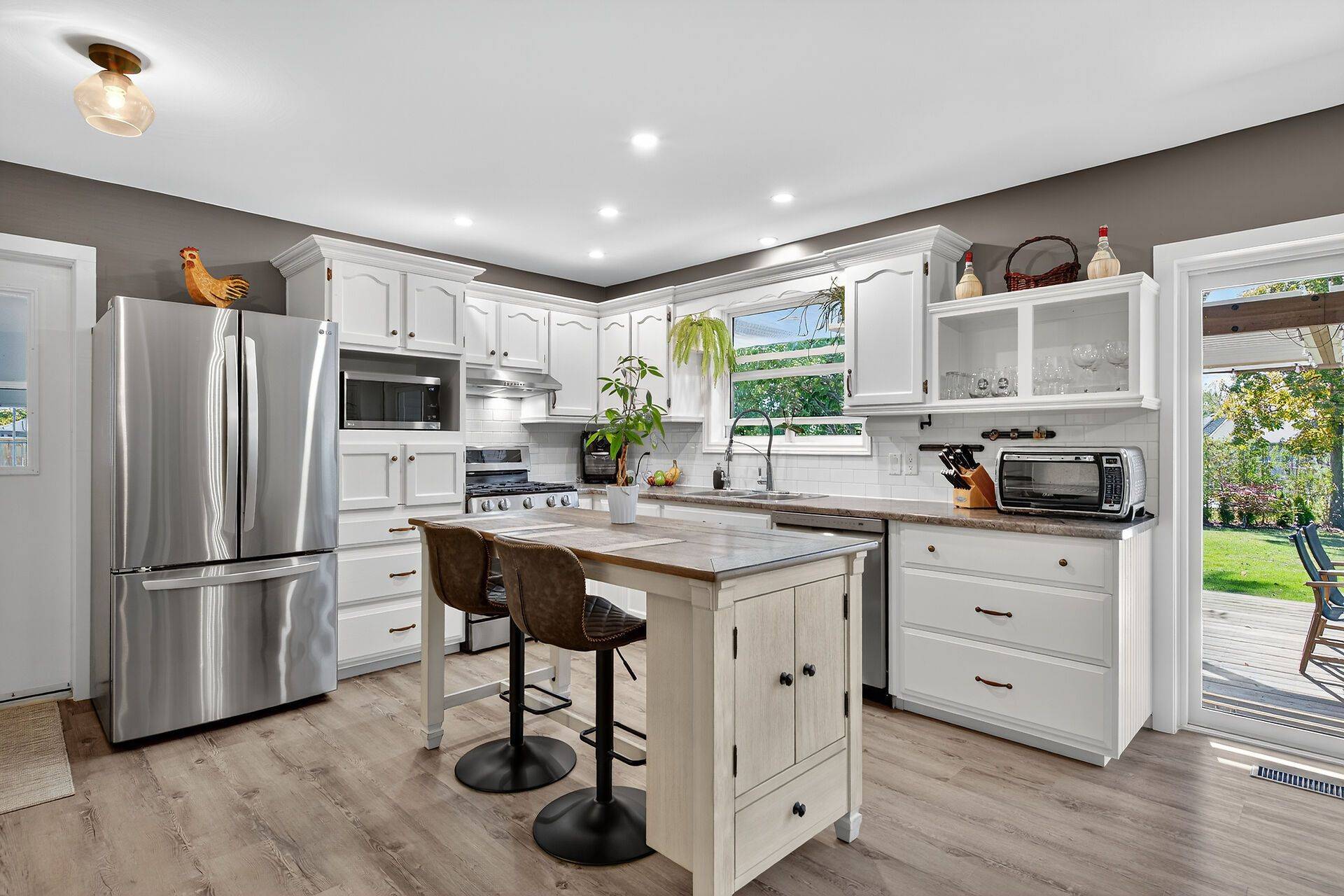 Norfolk, ON N0A 1N1,92 Dover Mills RD