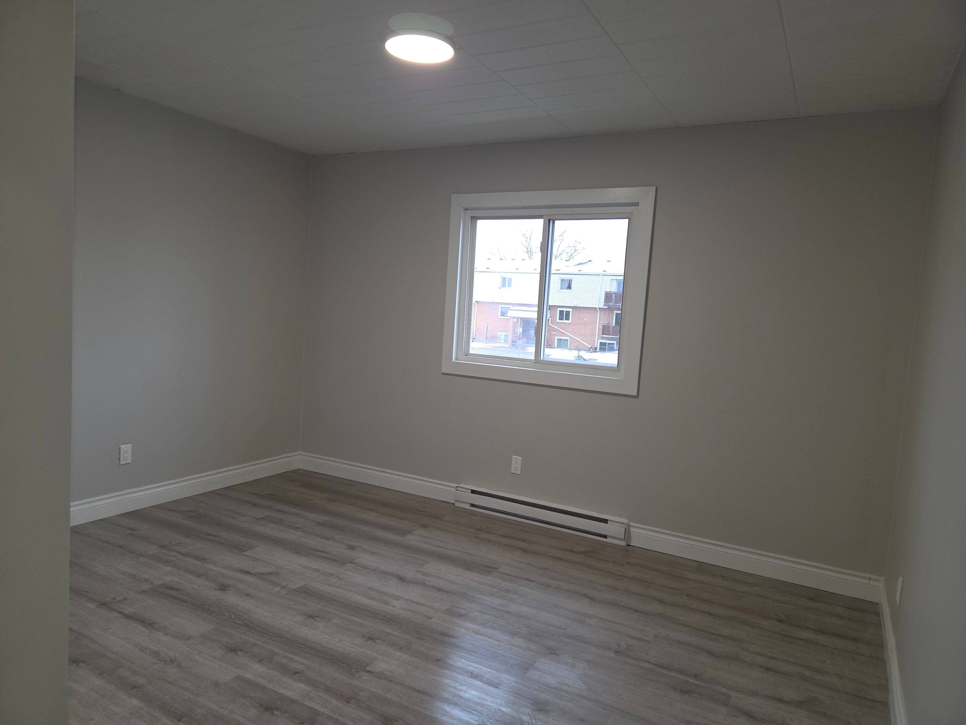 Niagara Falls, ON L2G 6X8,8800 Willoughby DR #211