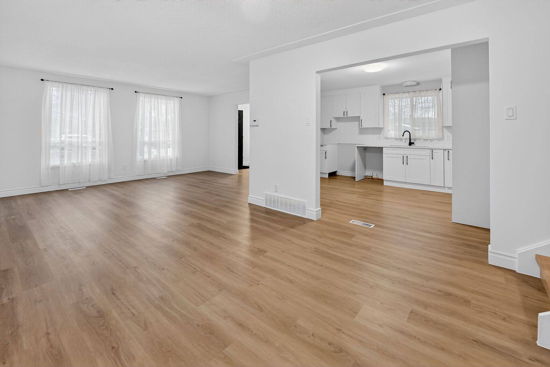 St. Catharines, ON L2M 7A2,1 Rainbow DR