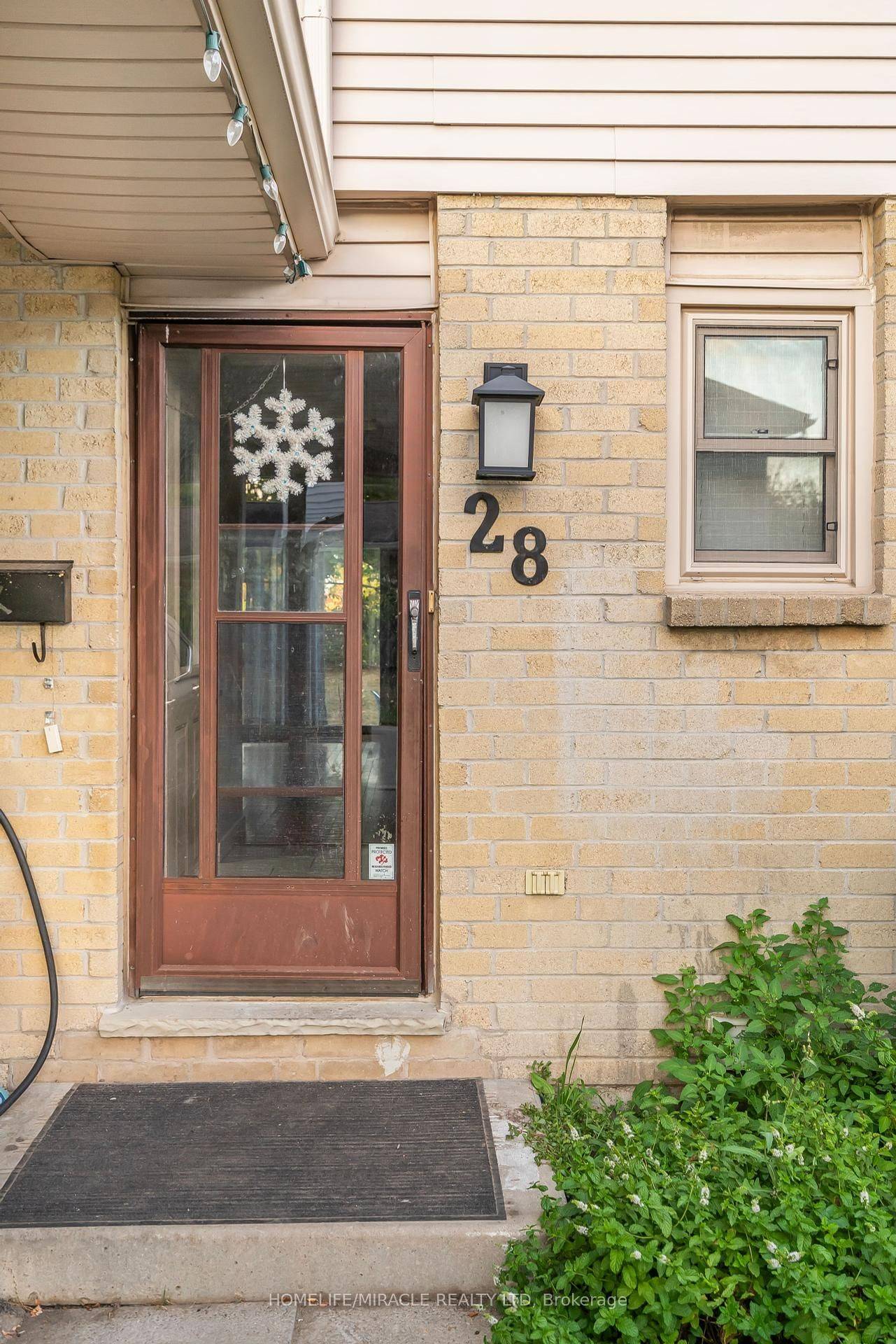 London East, ON N5Y 5E5,1318 Highbury AVE #28