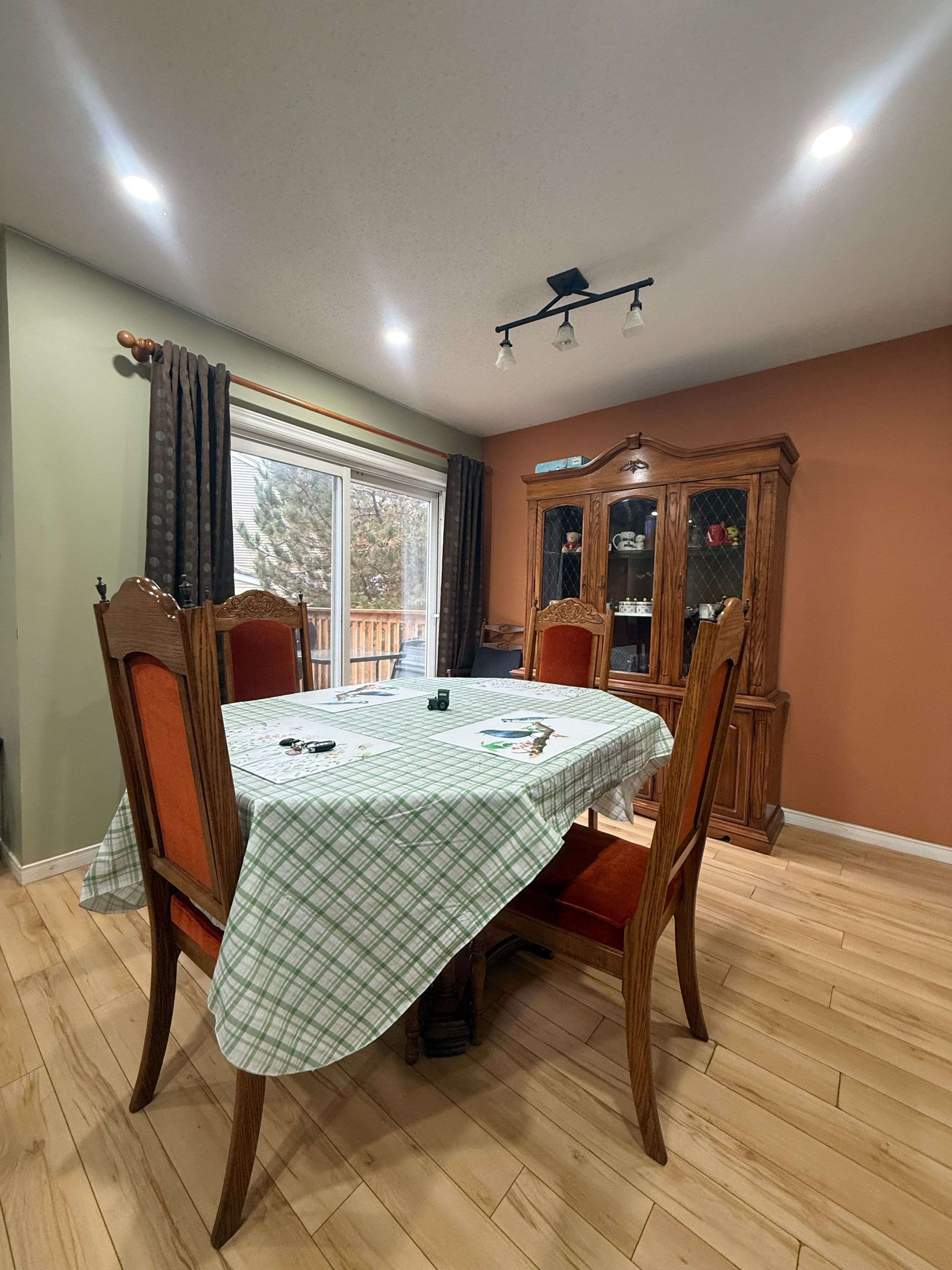 London South, ON N5Z 4Z6,9 Ailsa PL #70