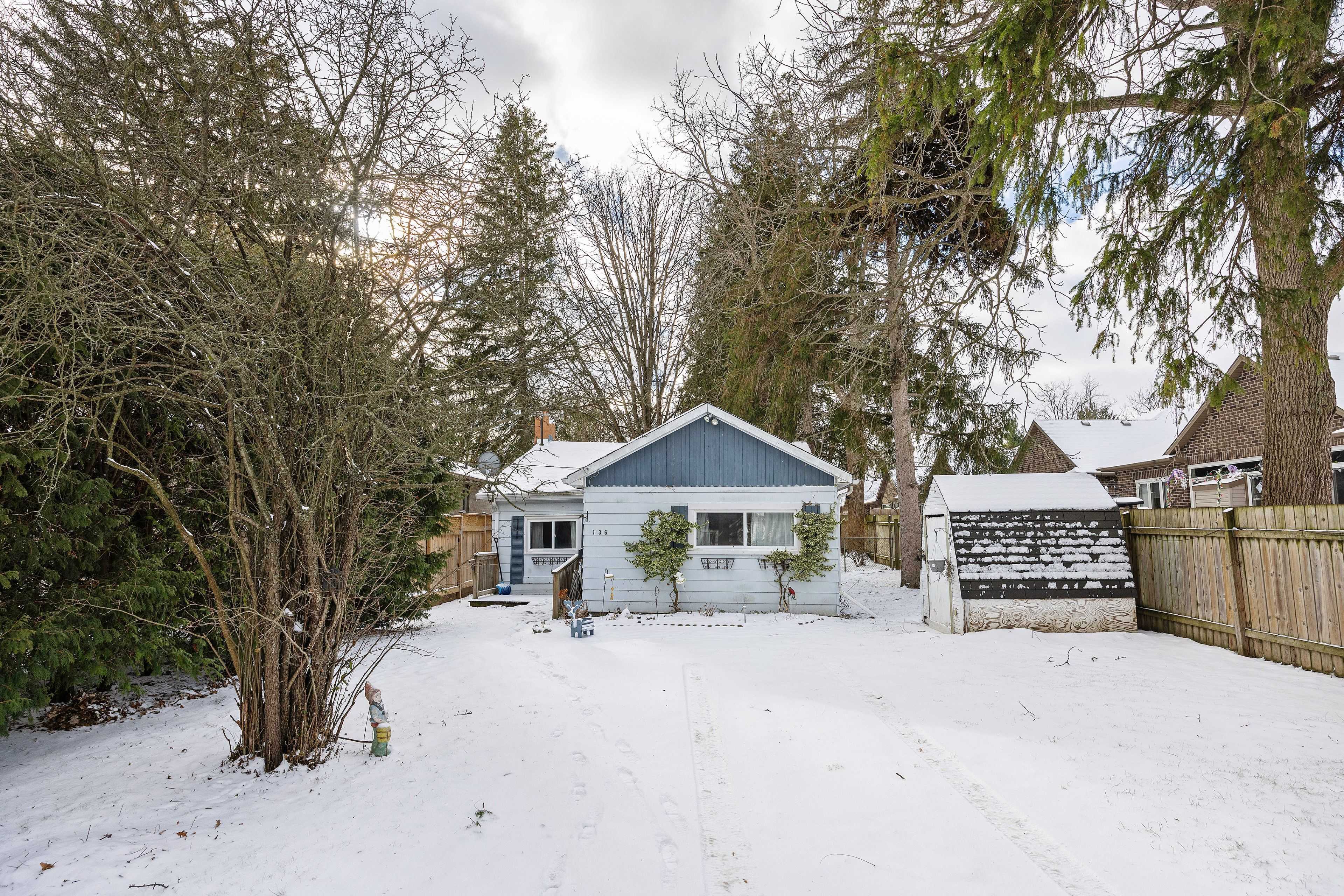 Central Elgin, ON N5P 2M1,136 St George ST