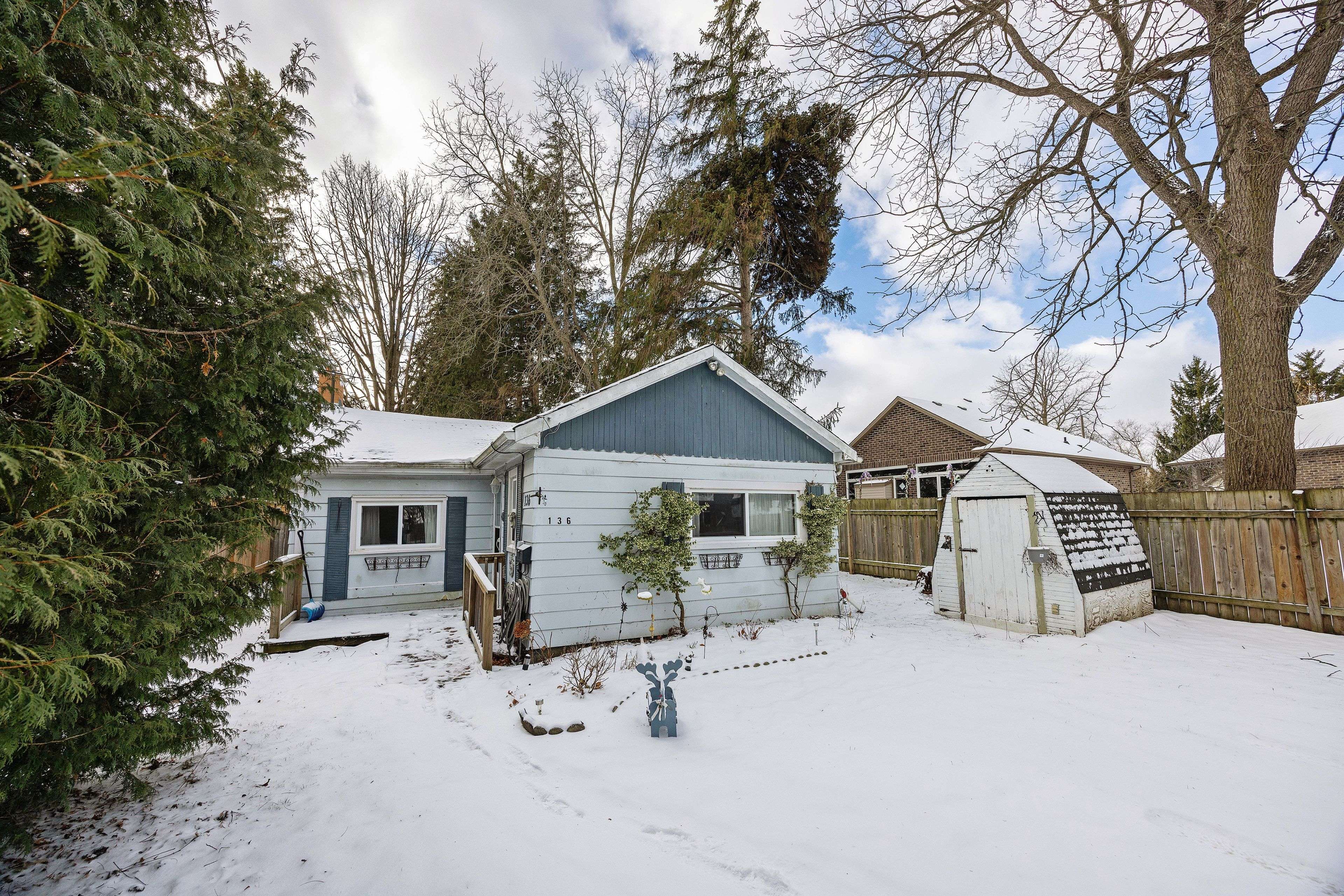 Central Elgin, ON N5P 2M1,136 St George ST