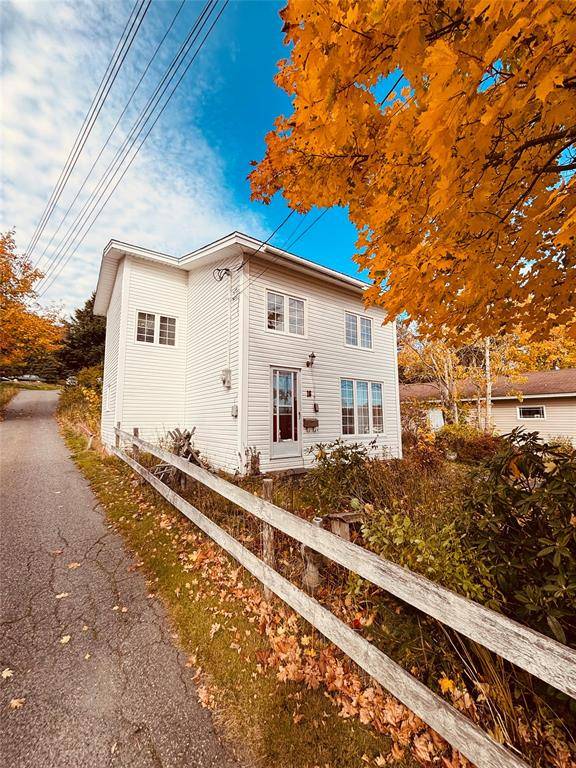 Bay Roberts, NL A0A1G0,16 Country Road