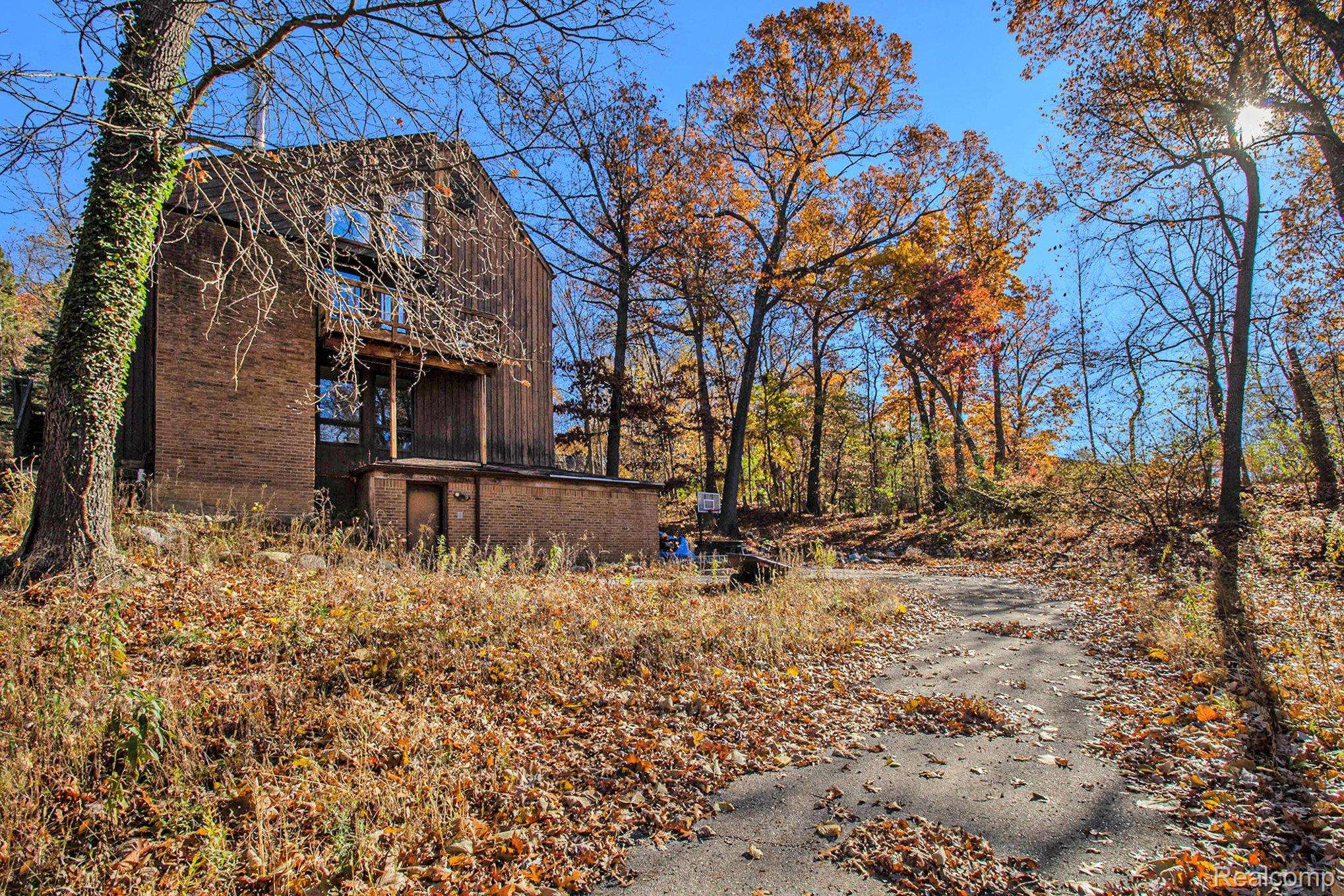 Rochester, MI 48306,1095 W Snell RD