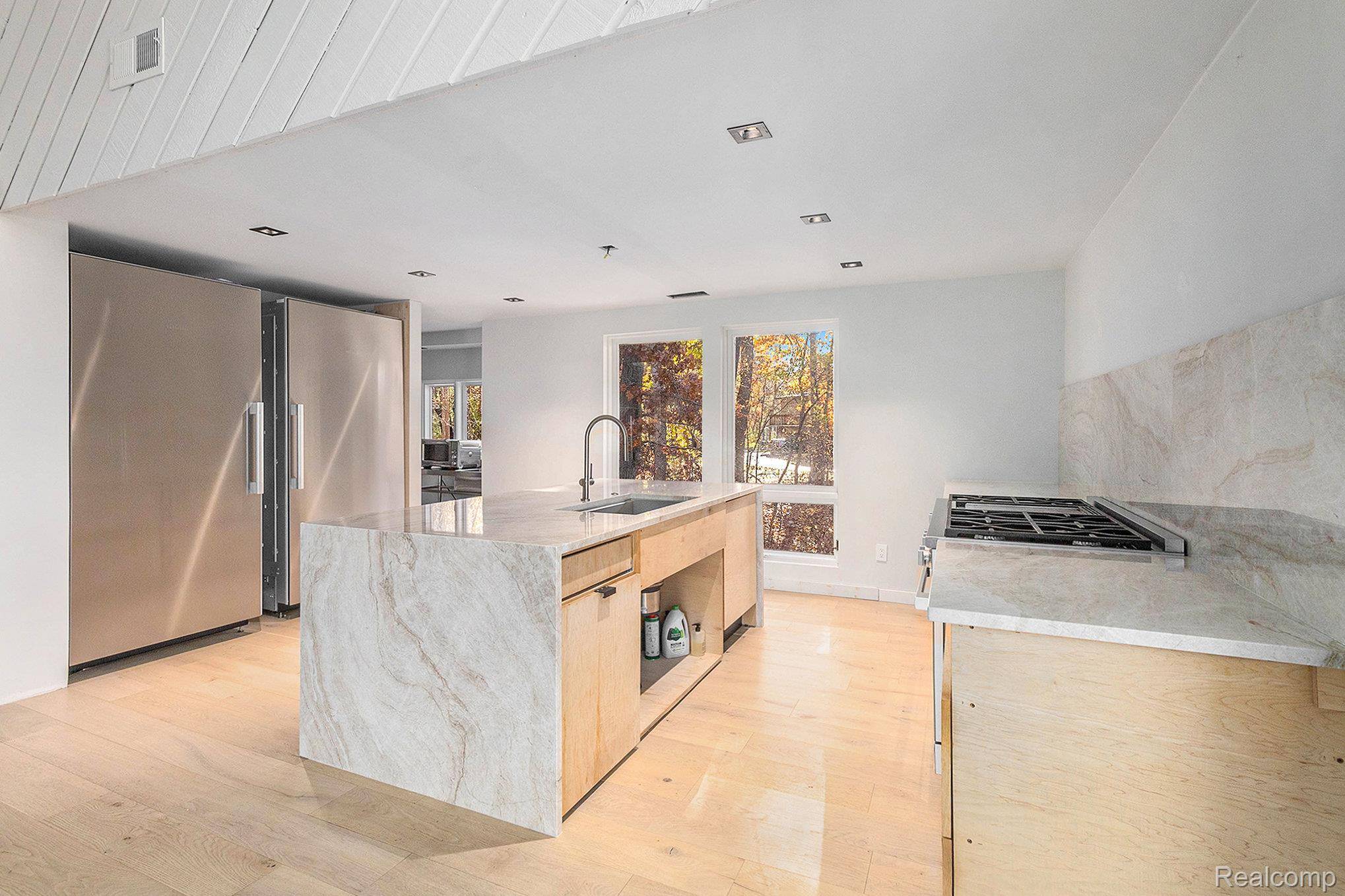 Rochester, MI 48306,1095 W Snell RD