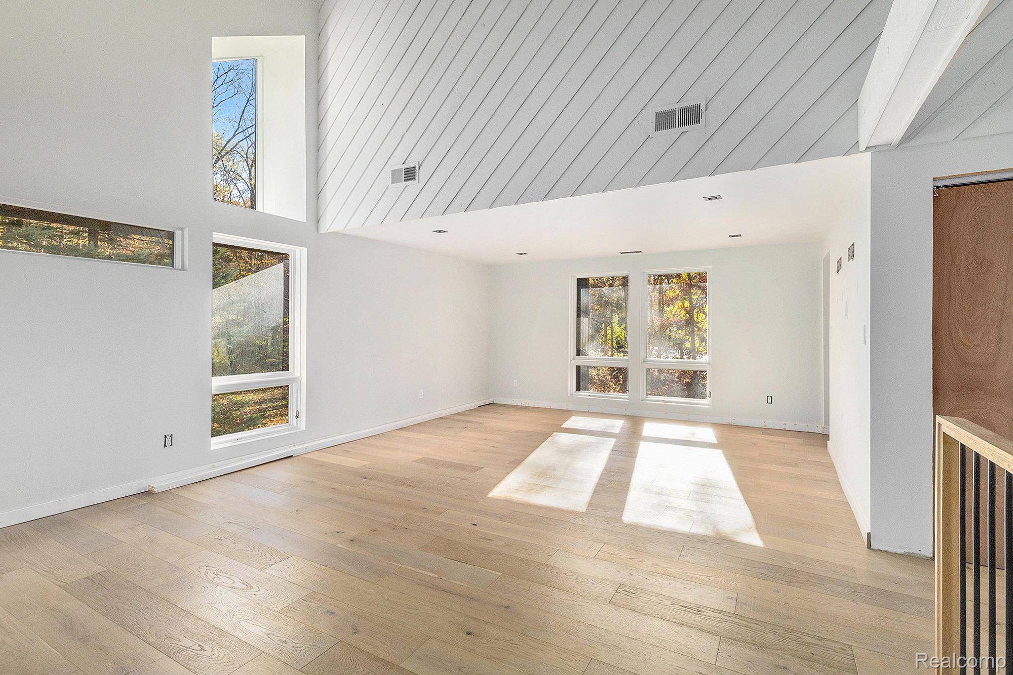 Rochester, MI 48306,1095 W Snell RD