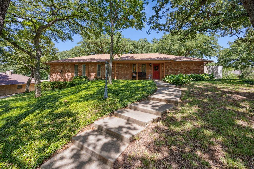 Euless, TX 76040,1501 Woodridge Circle