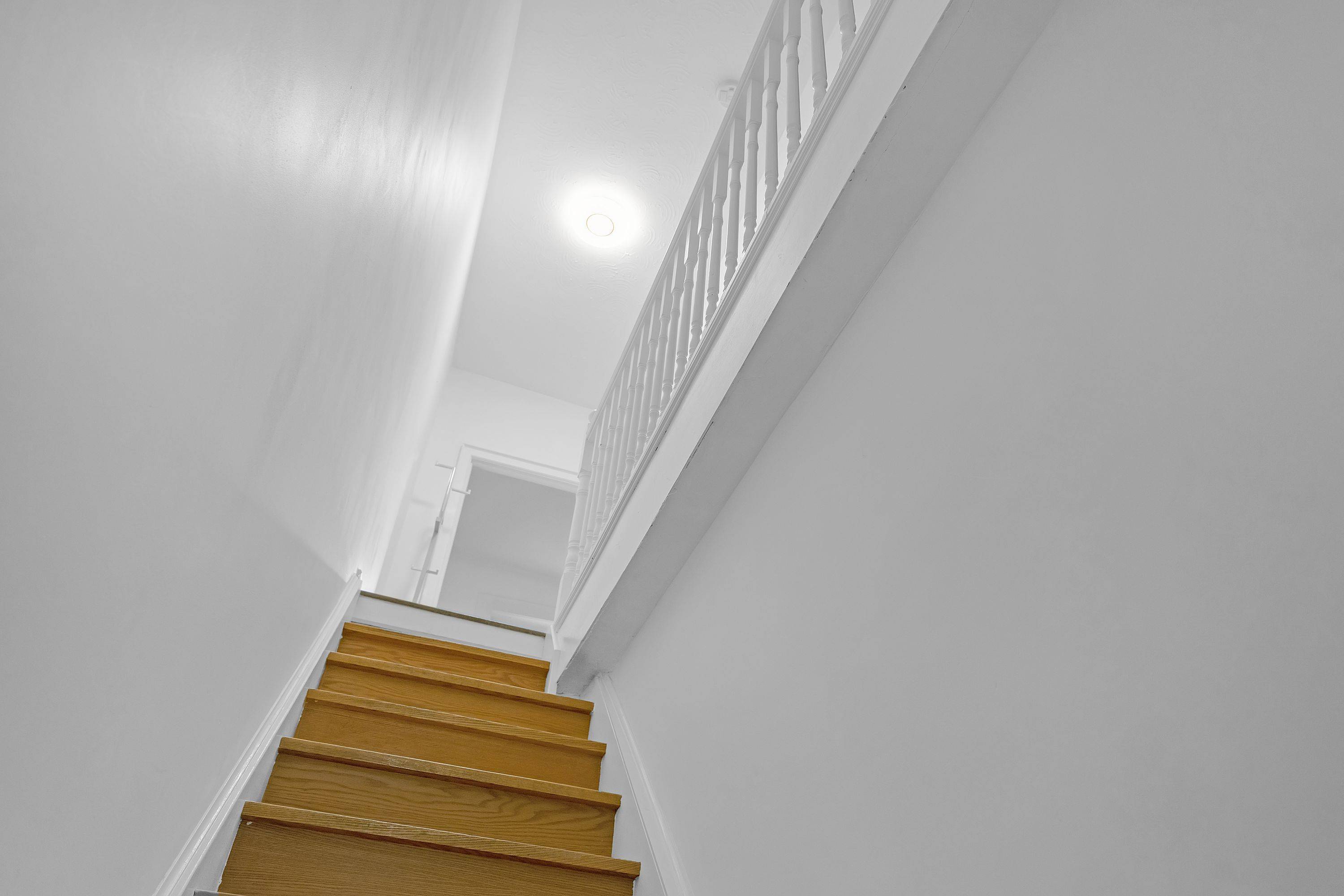 Toronto C01, ON M5T 1P2,87 Oxford ST #Upper