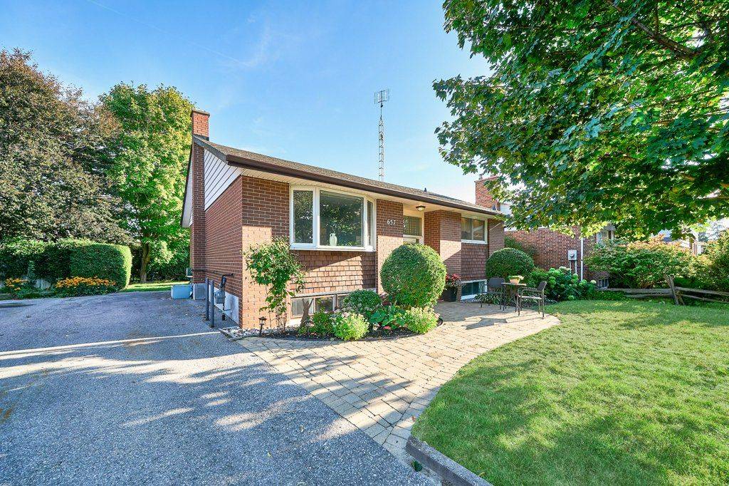 Oshawa, ON L1J 3A6,657 Balmoral DR