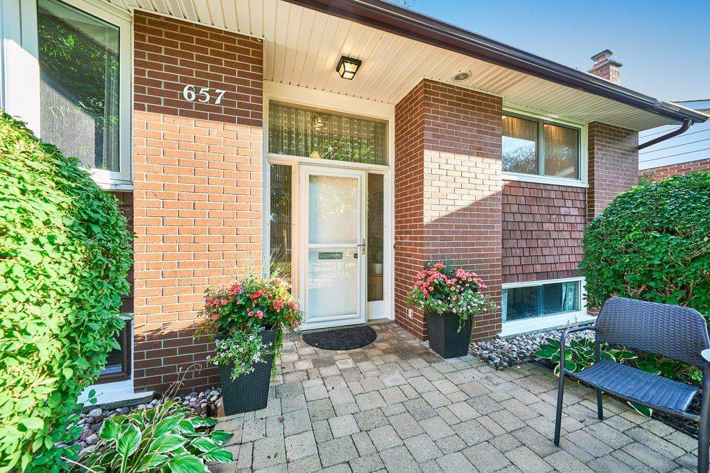 Oshawa, ON L1J 3A6,657 Balmoral DR