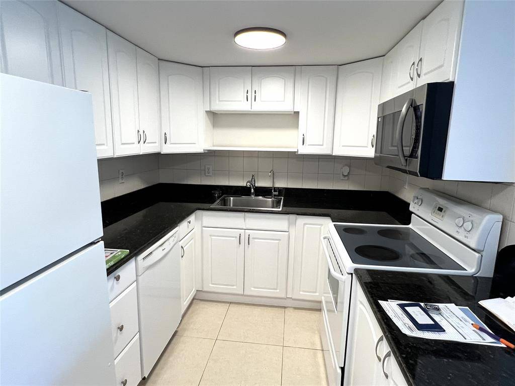 Deerfield Beach, FL 33441,505 NE 20th Ave #118