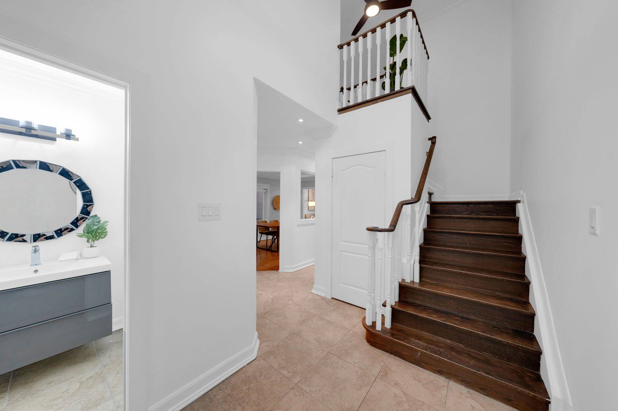 Vaughan, ON L6A 2X2,33 Topaz CT