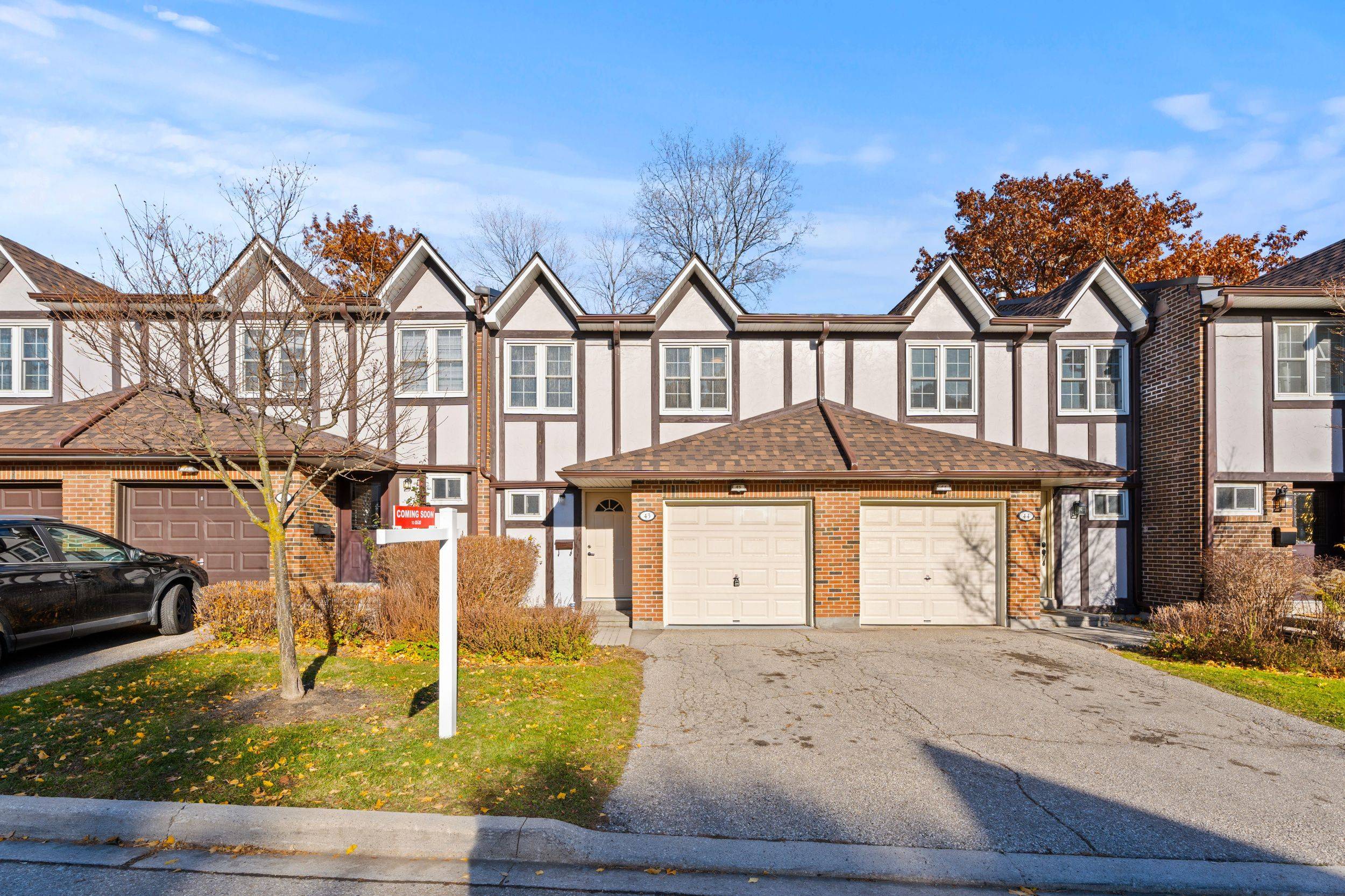 Mississauga, ON L4W 2S8,2120 Rathburn RD E #43