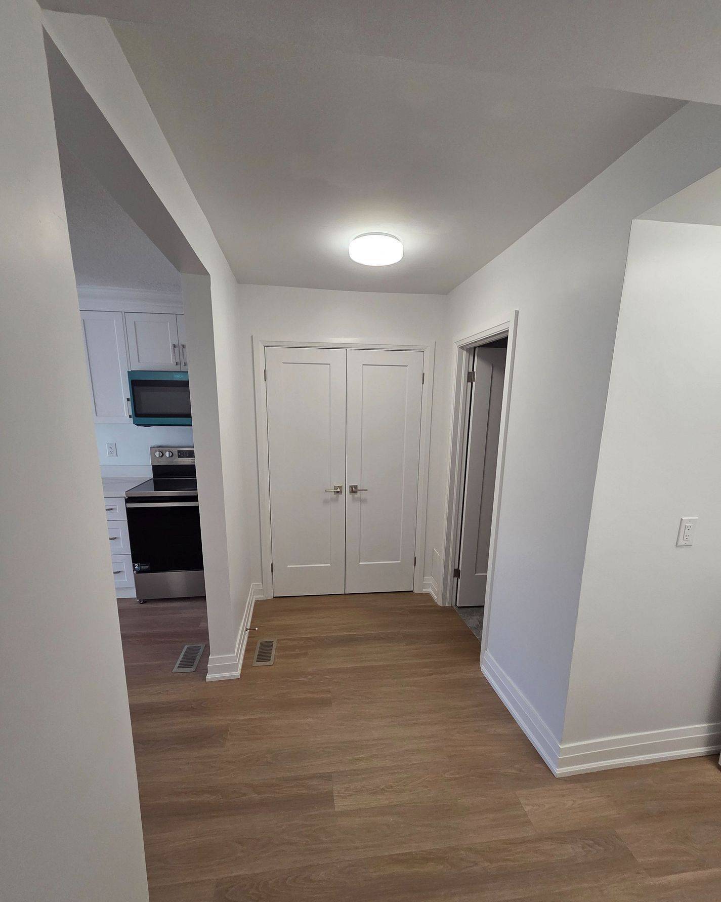 Mississauga, ON L5G 1E1,76 Lakeshore RD E #78A