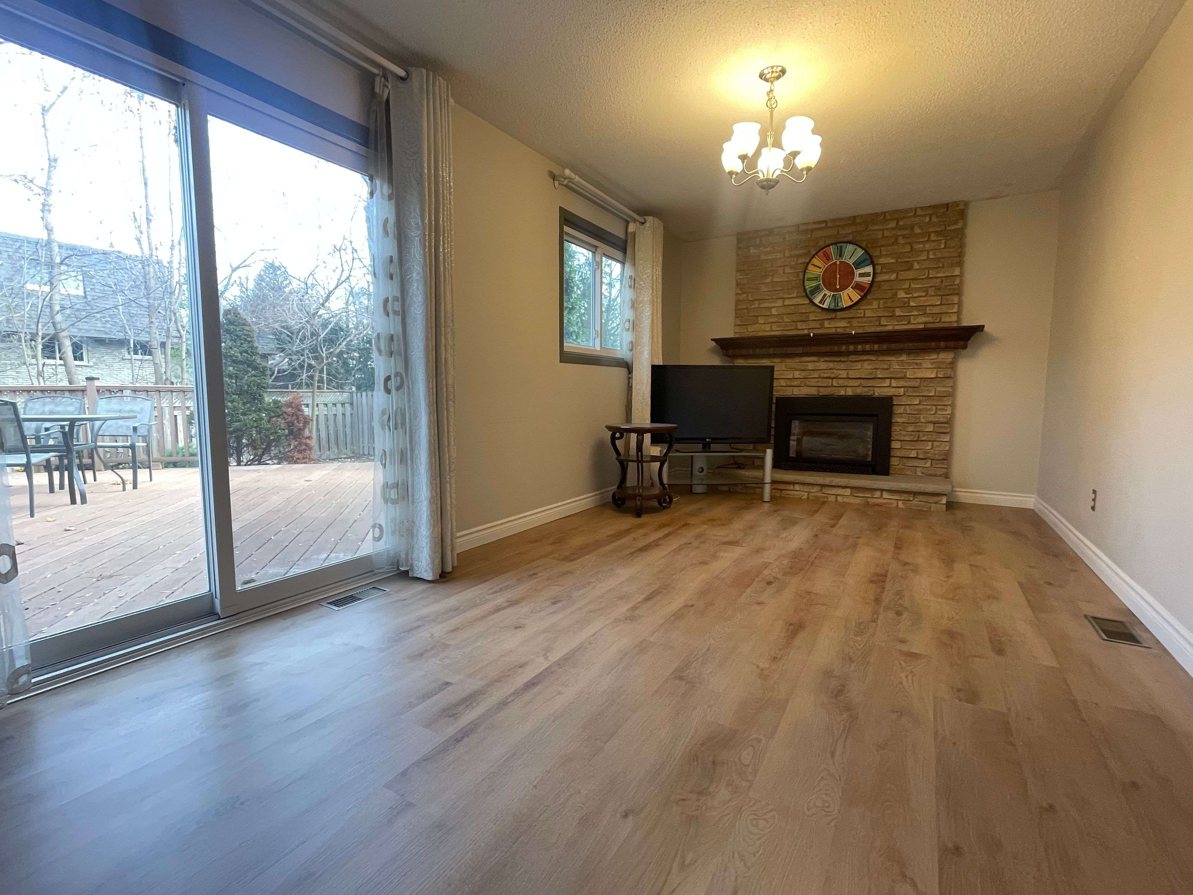 Oakville, ON L6J 5L2,2149 Constance DR