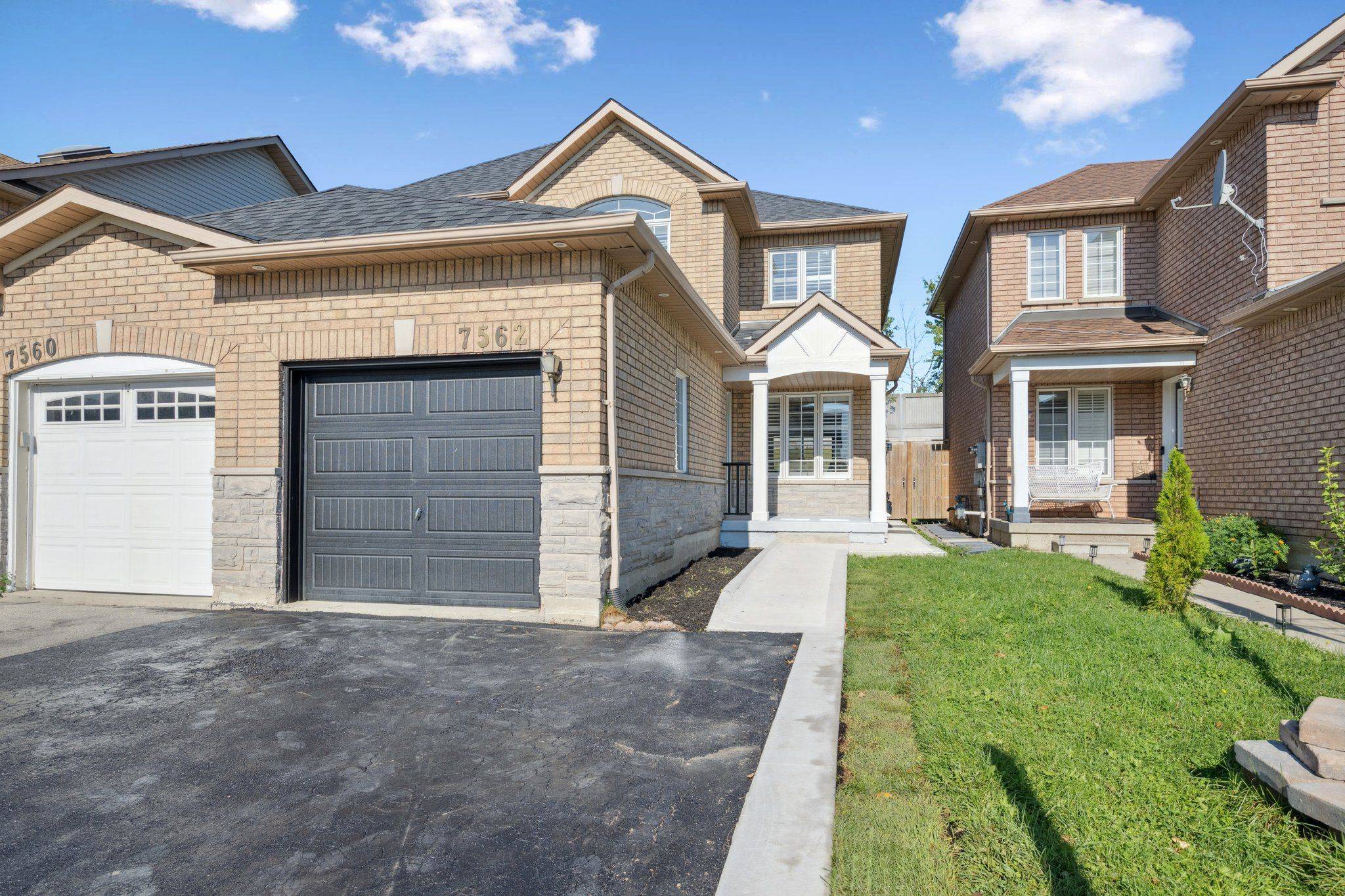 Mississauga, ON L5N 8A9,7562 Black Walnut TRL