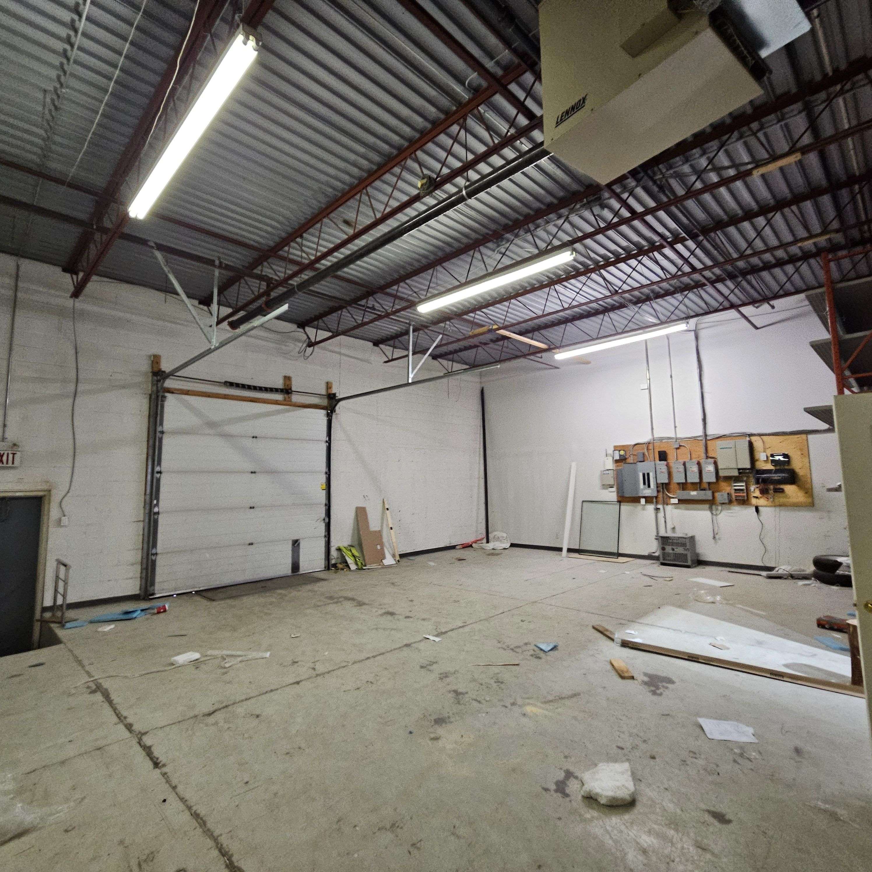 Mississauga, ON L4W 1K8,1272 Eglinton AVE E