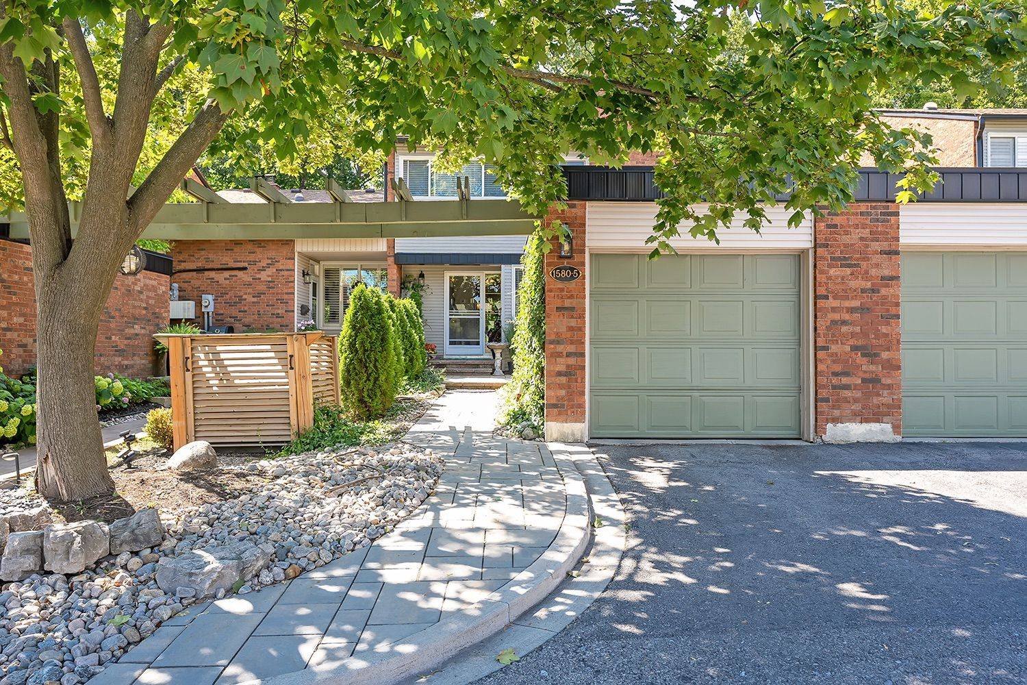 Burlington, ON L7P 3A7,1580 Kerns RD #5