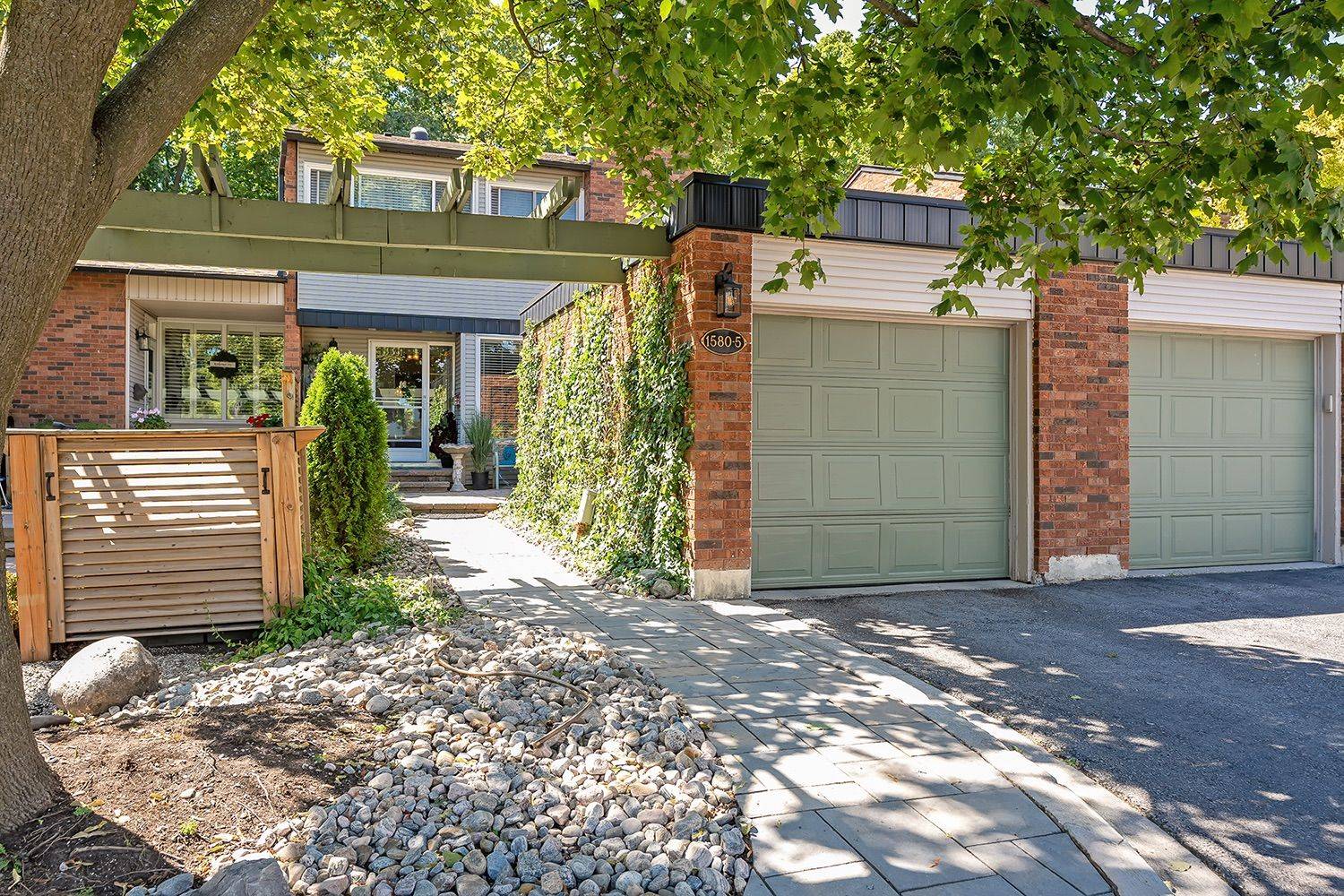 Burlington, ON L7P 3A7,1580 Kerns RD #5