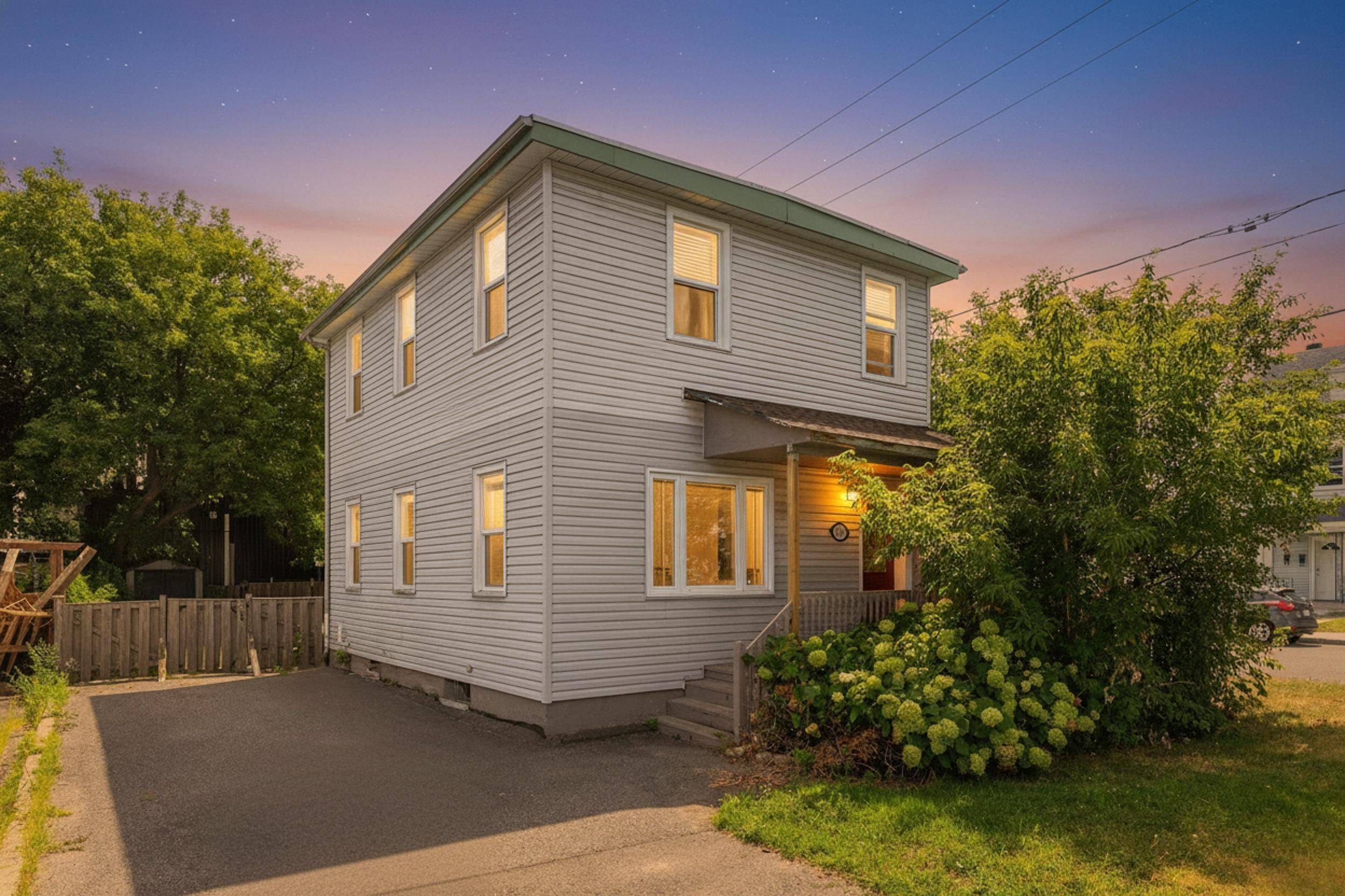 Vanier And Kingsview Park, ON K1L 7T8,240 Garneau ST